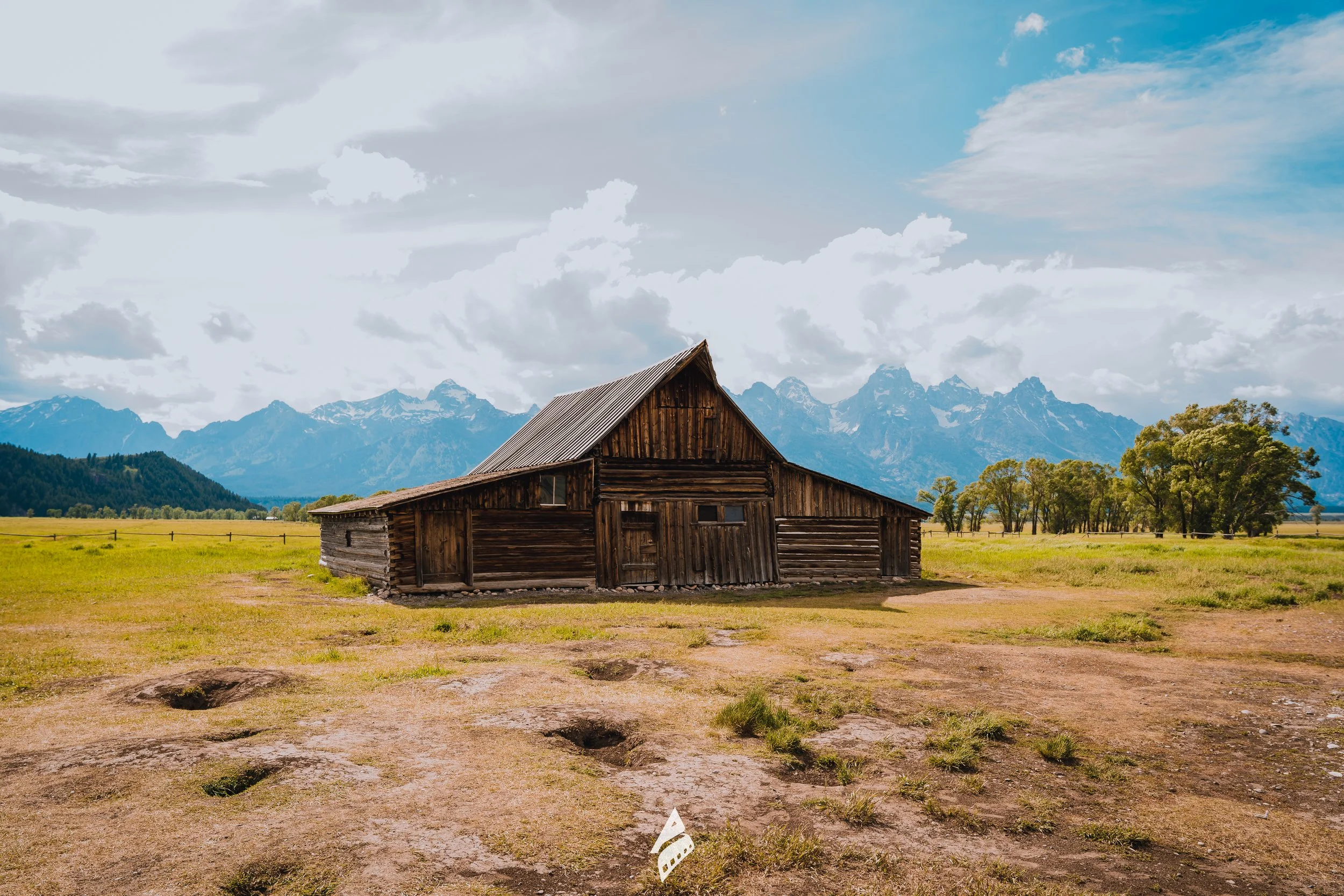 Nature Travel Rustic Barn And Mountains DSC01762.jpg
