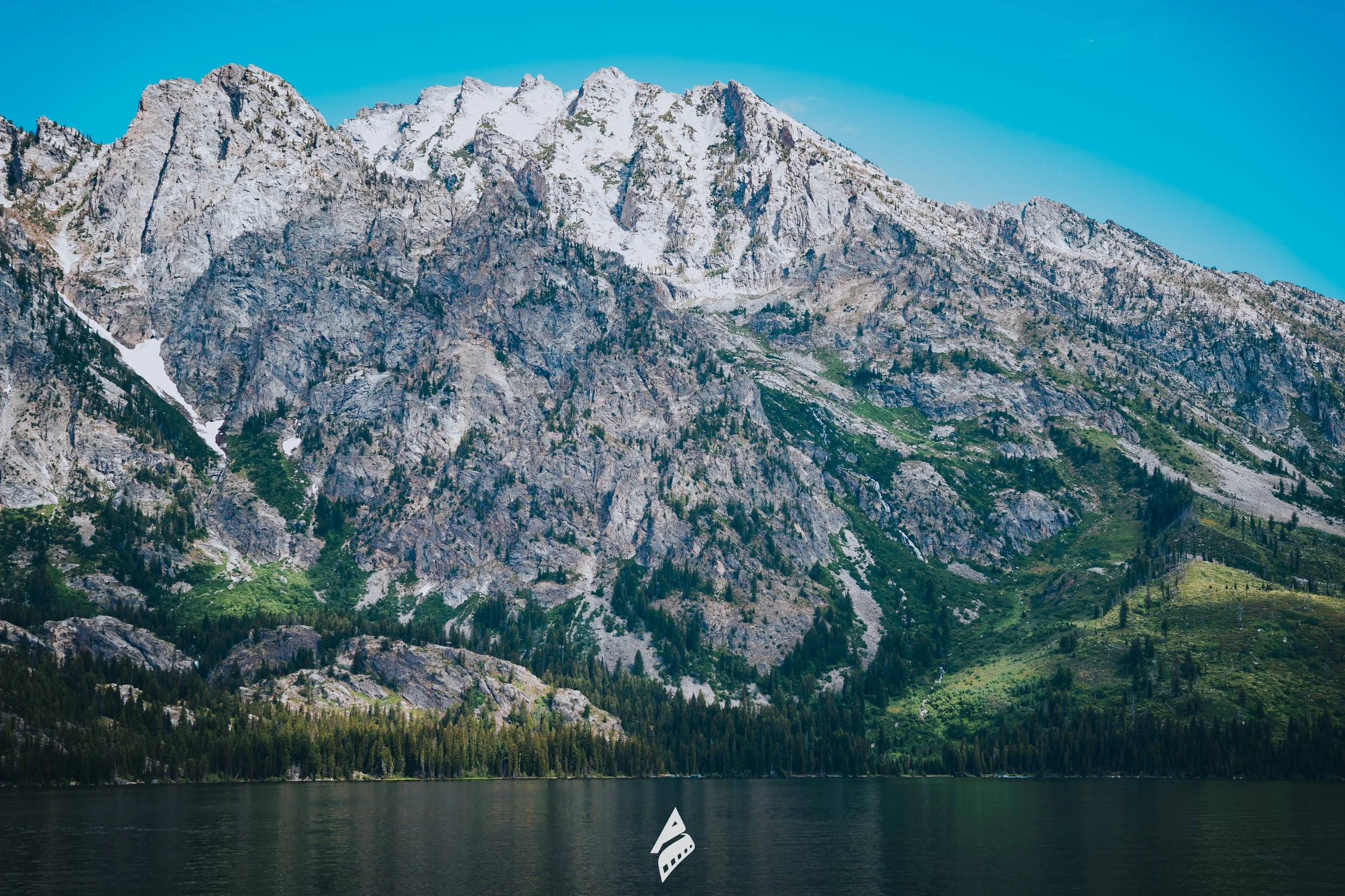 Nature Mountains Granite Peaks Above Lake DSC01575.jpg