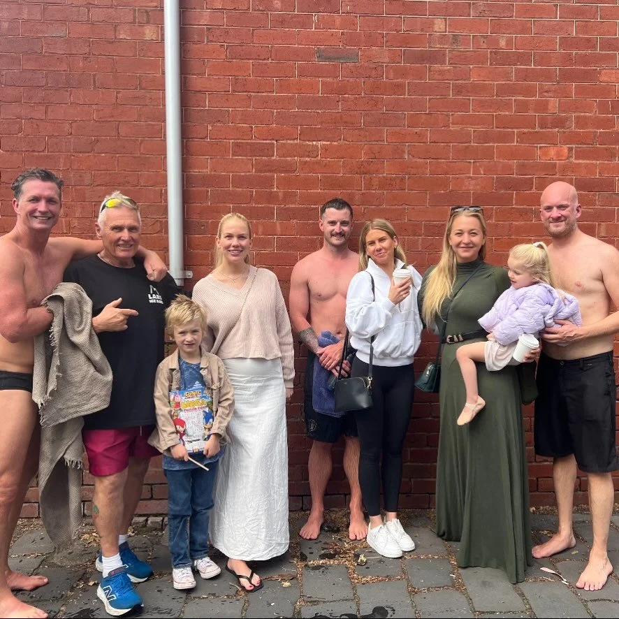 Love a group sesh here✊🏻 everyone&rsquo;s welcome 

The more the merrier, bring your whole crew, your family down, we love our tribe community 💪🏻🔥🧊

.
.

#community #larsicebath #larsicebathinternational #icebath #swedishsauna #training #healing