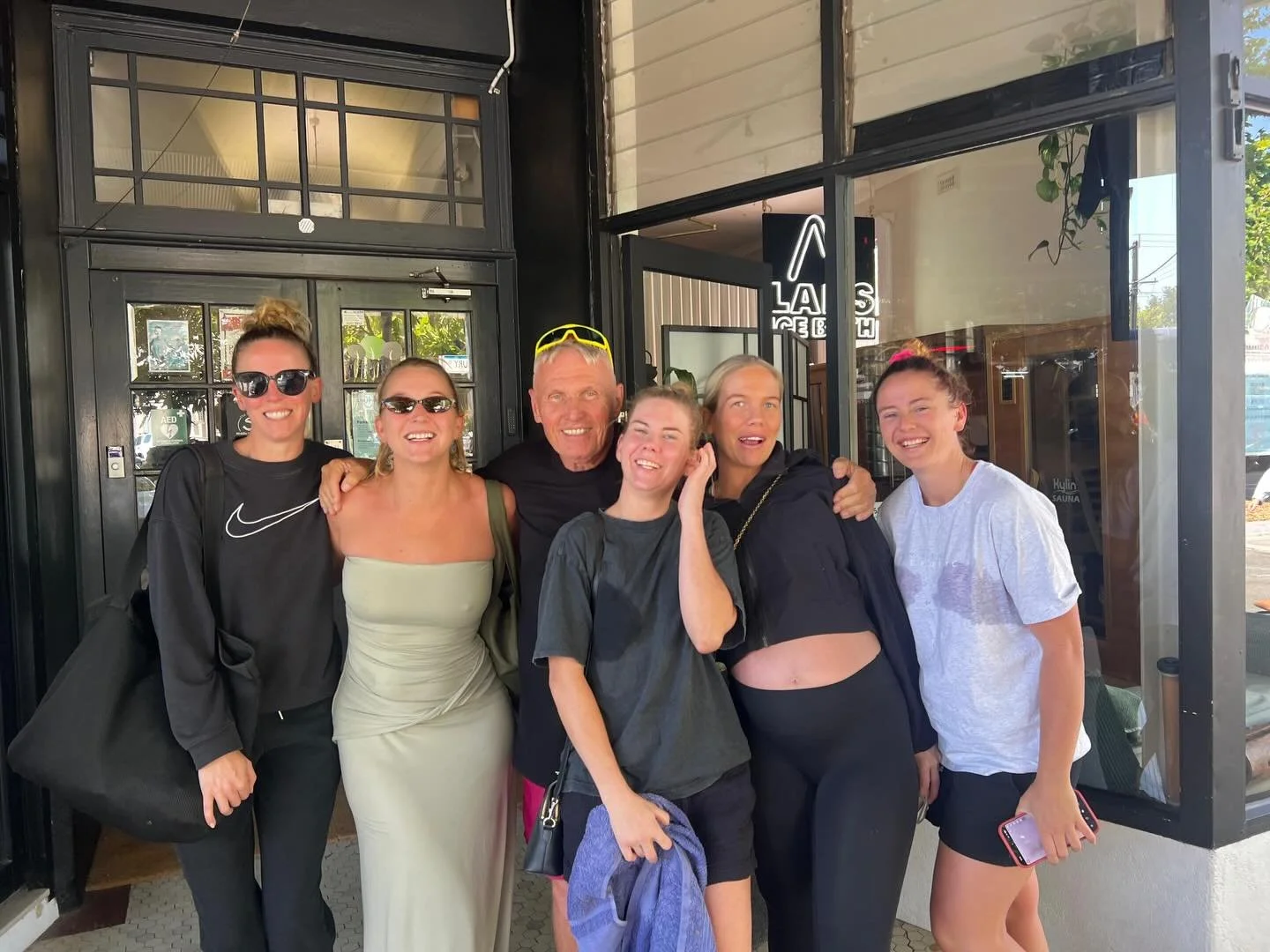 This isn&rsquo;t a solo grind.
It&rsquo;s a community.
Early mornings. Hard things. Shared wins.

Tag your plunge crew 👇 

#melbourneicebath #icebath #sauna #recovery #larsicebath