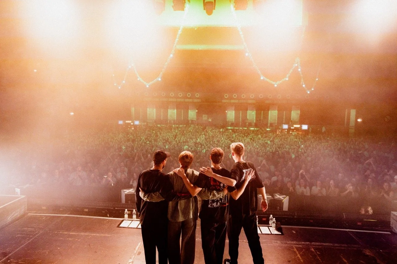 Groß (crowd publikum Ennio gasometer DSC09399 2).jpeg