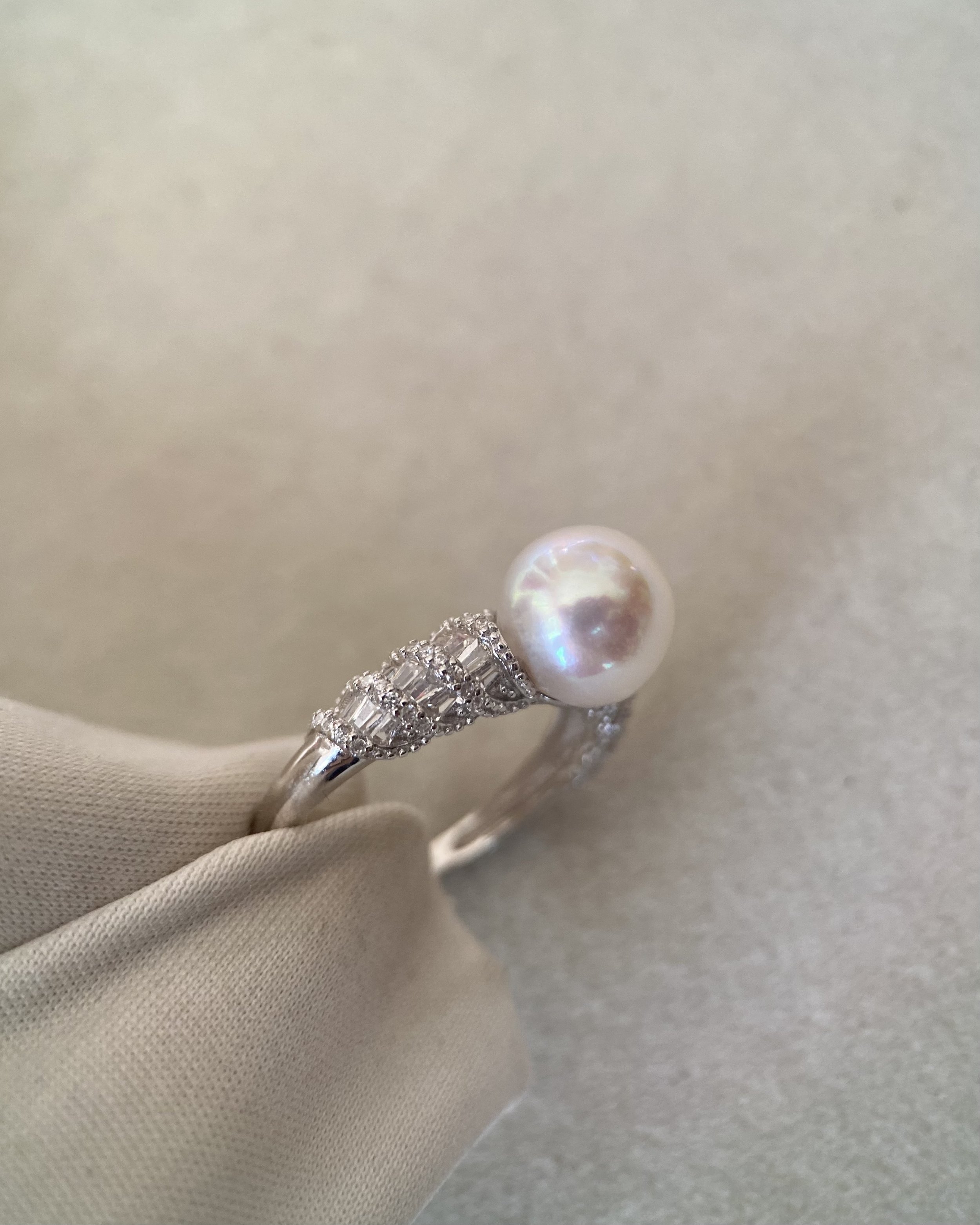 8.5mm Japanese White-Clear Akoya Pearl Ring, Wave-Shaped S925 Band with Layered Pavé CZ Shoulders – International Jewellery Showpiece Starlit Pearls