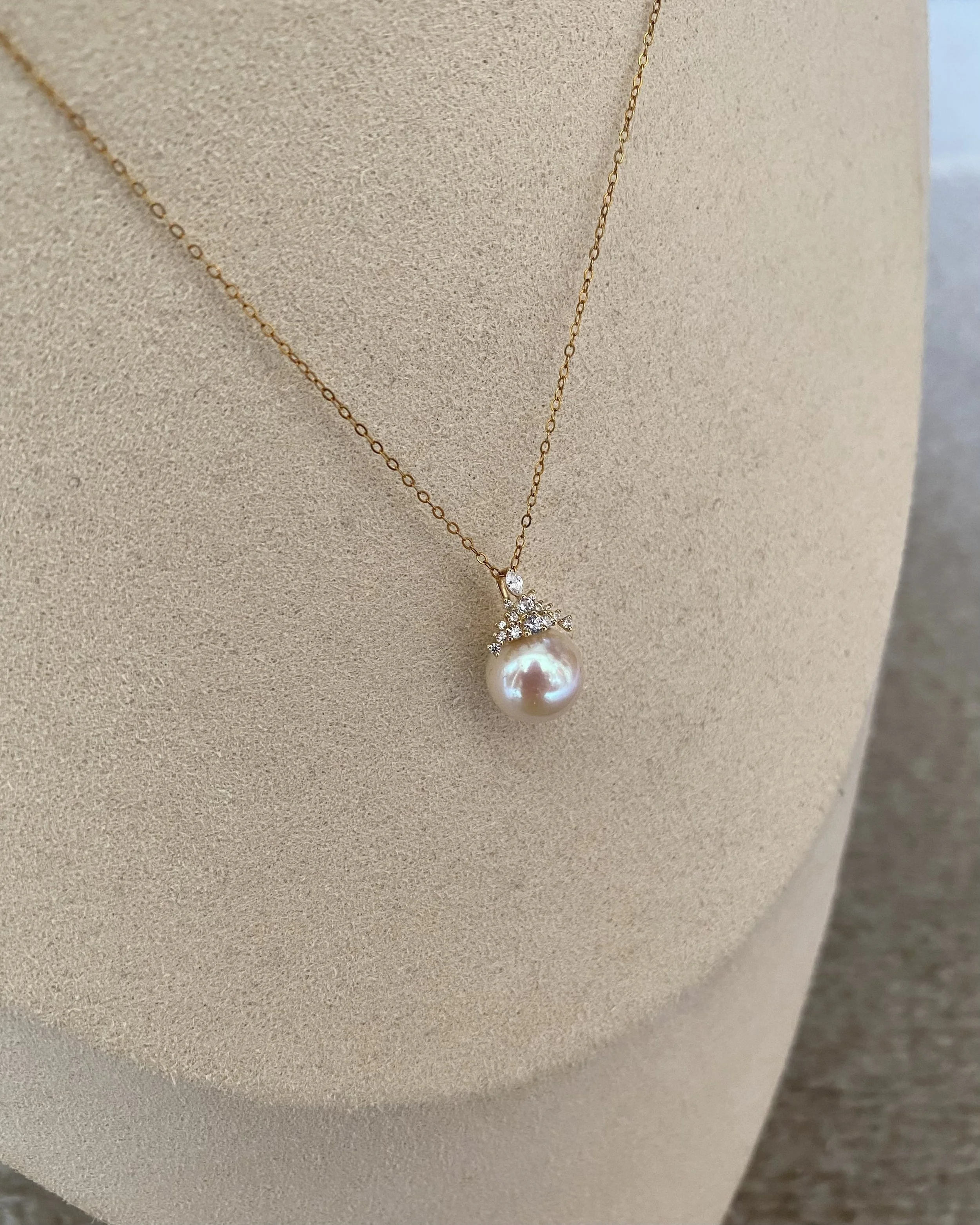 Rare 9.2mm Giant Japanese Natural Sakura Pink Koshimono Akoya Pearl Pendant, Tennyo-Quality, Solid 18K Gold Crown Setting Starlit Pearls