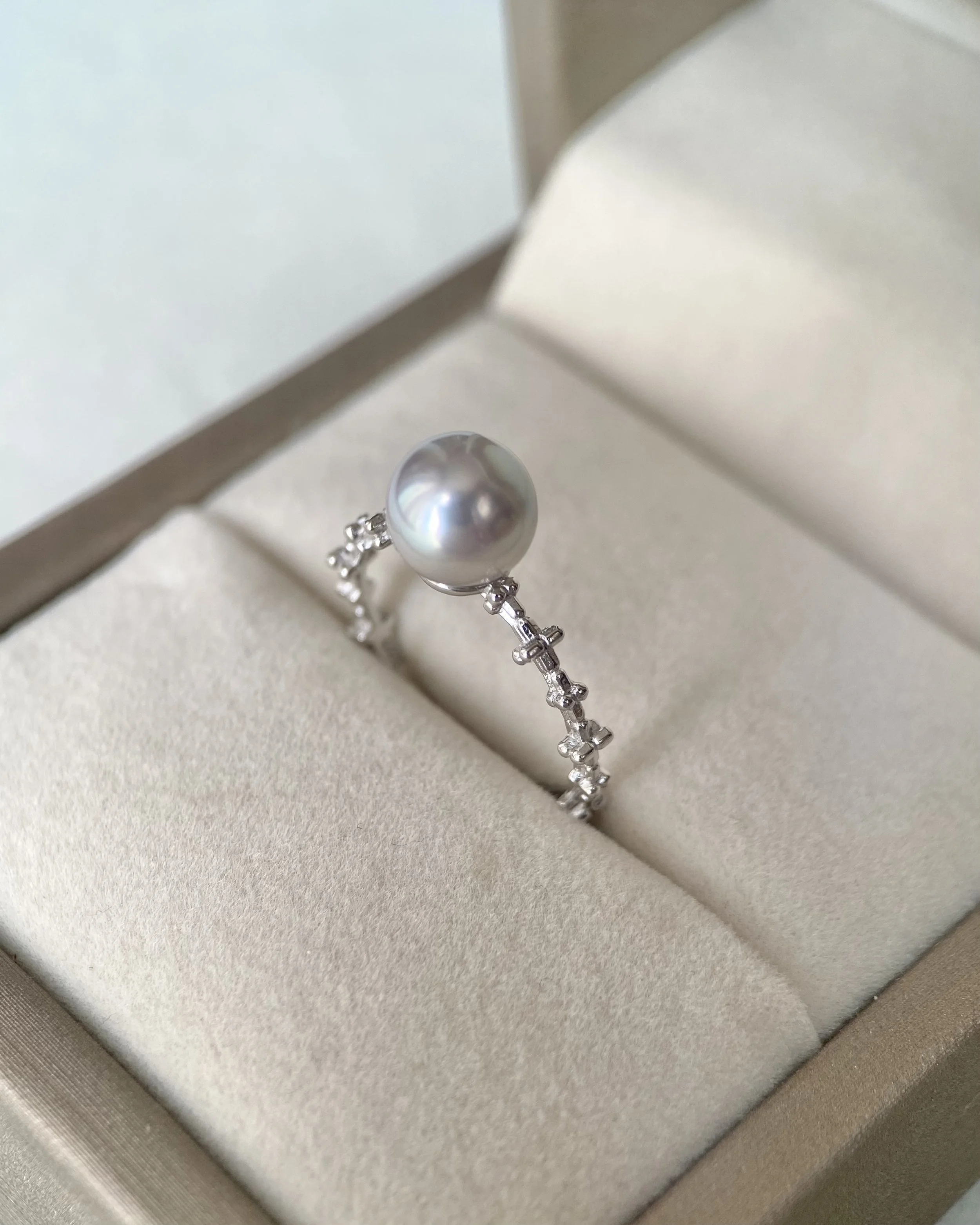 Exceptional 6A Mirror-Lustre Japanese Silver Grey Madama Akoya Pearl Ring 7.7mm, S925 Star-Cut Link Adjustable Band, Show Piece Starlit Pearls