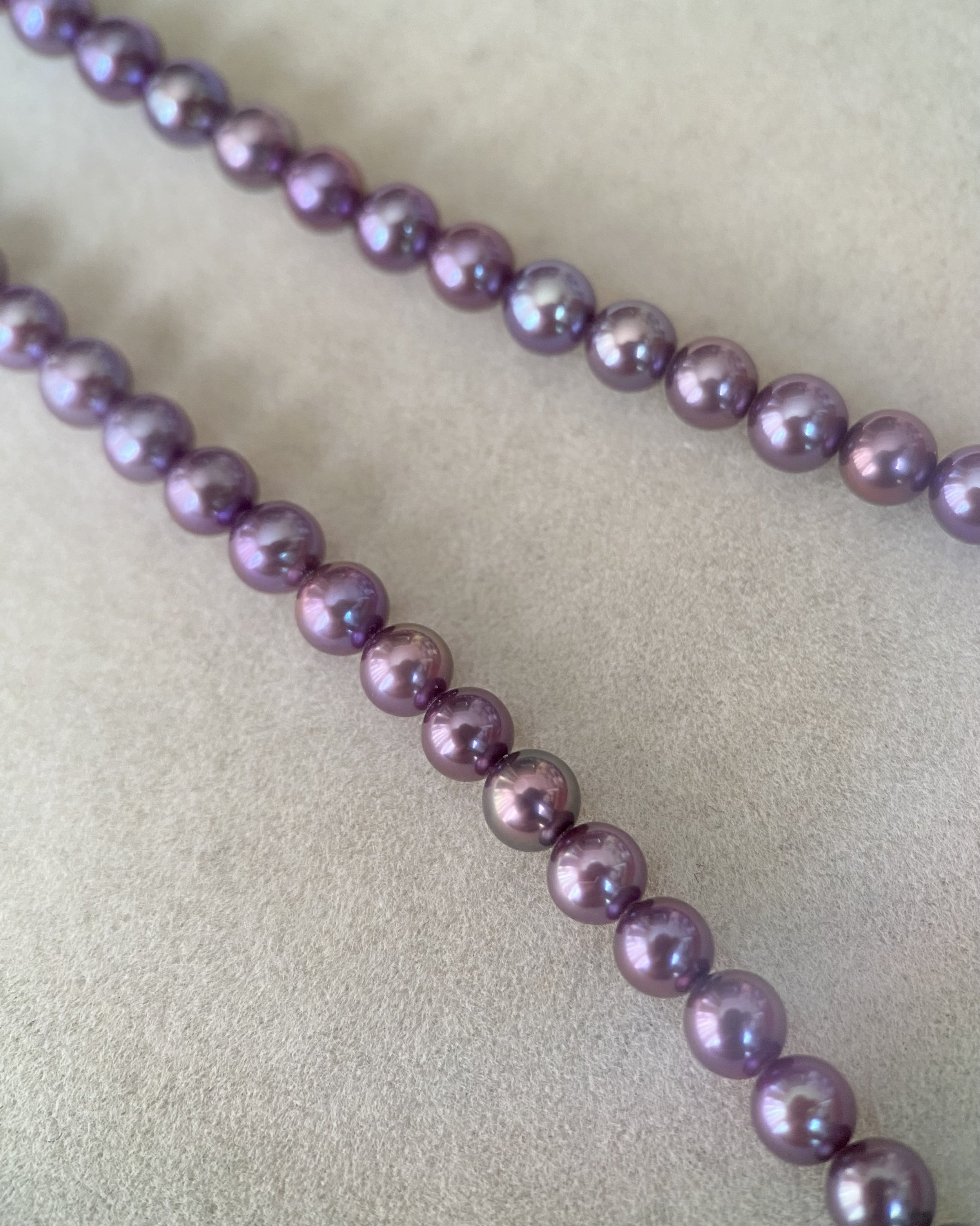 Collector’s Gr. Natural Midnight Plum Freshwater Pearl Necklace 4–4.5mm, Vivid Iridescent Colour Play, Silver Clasp, Purple Pearls Starlit Pearls