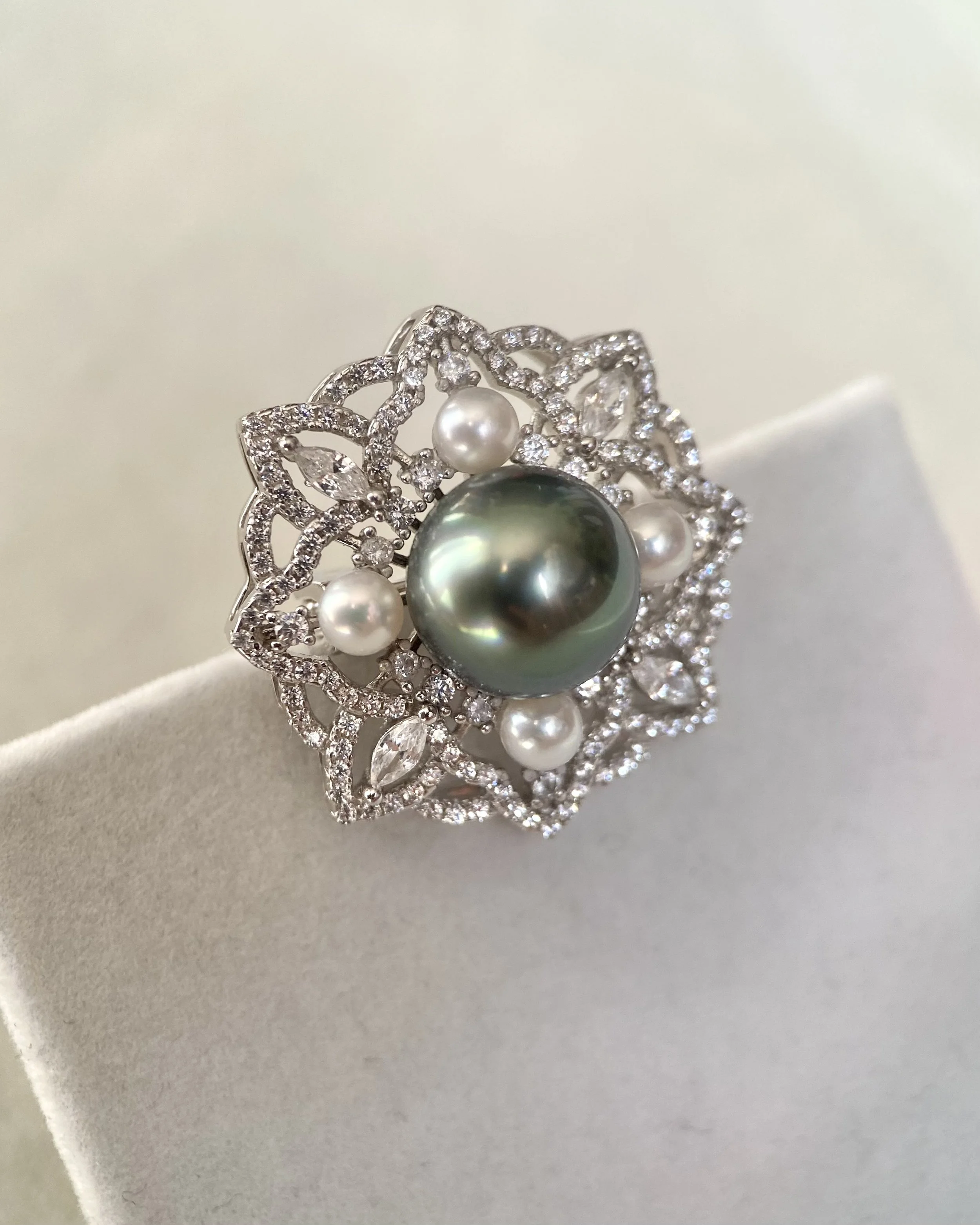 Rare 2-in-1 Brooch & Pendant, Dark Peacock Green Tahitian South Sea Pearl_Japanese Sairindama Akoya, Ornate Floral Starburst S925