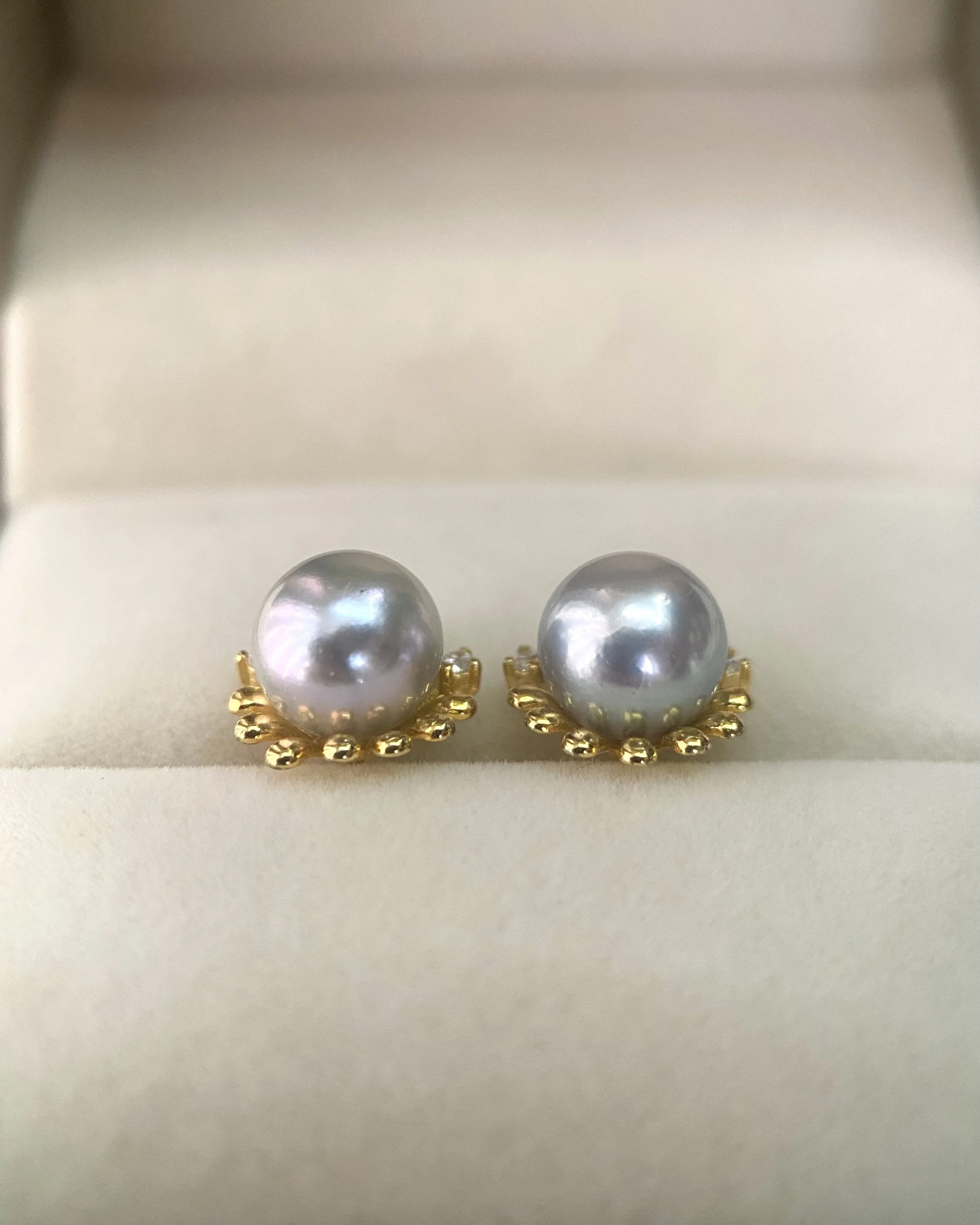 8mm Japanese Silver-Grey Madama Akoya Pearl Stud Earrings, Pink Overtones, S925 Sterling Silver Crown Setting, Japan Exhibition Origin Starlit Pearls