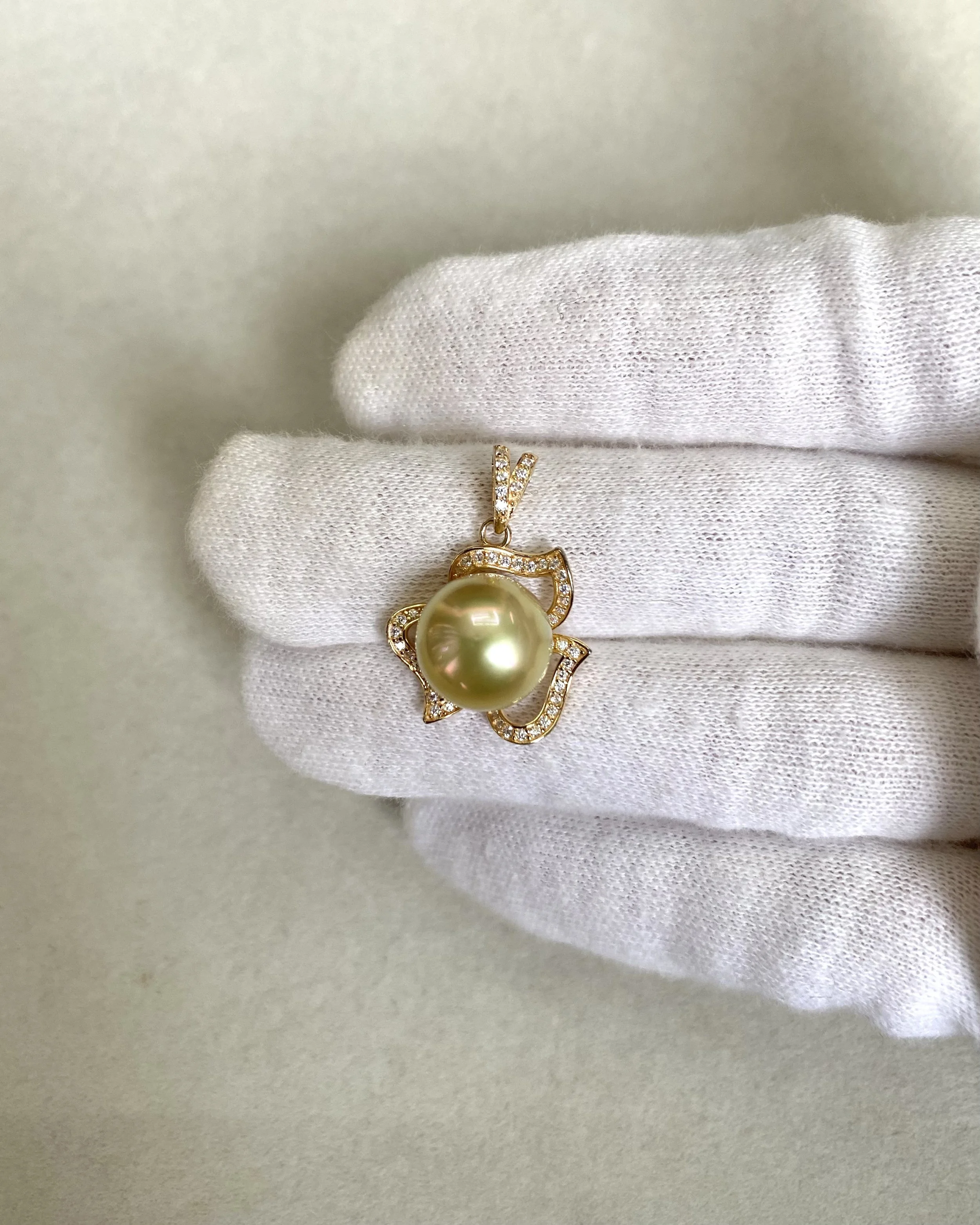 Rare Japanese Amami Ōshima Lemon-Green Rich Gold Pearl Pendant, 11-11.5mm, 6A Mirror Lustre, S925 Silver Vintage Ribbon, Showpiece Starlit Pearls