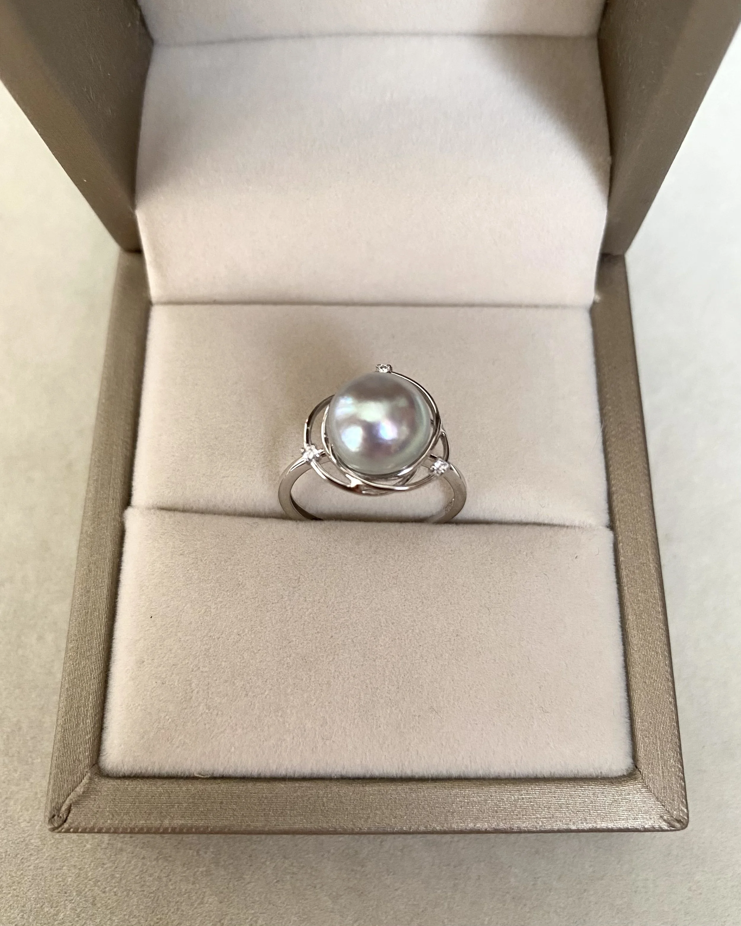 Giant 9.2mm Natural Crystal Silver-Grey Japanese Madama Akoya Pearl Ring, Rainbow Overtones, Celestial Orbit-Inspired S925 Silver Starlit Pearls