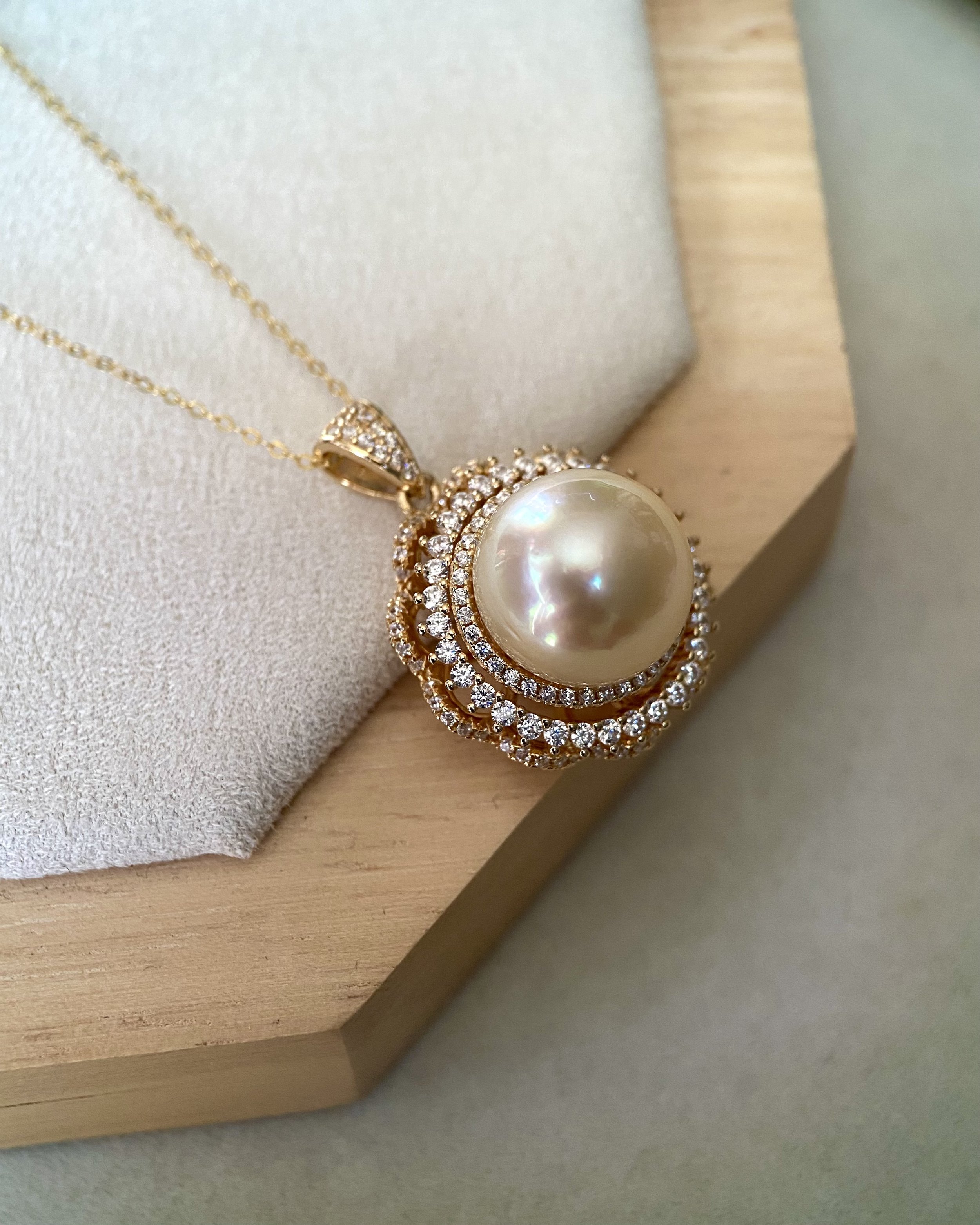 Stunning 13mm Phoenix Australian Golden South Sea Pearl Pendant, Satin Lustre, Rare Rotating Wheel of Fortune Setting, Jewellery Showpiece Starlit Pearls