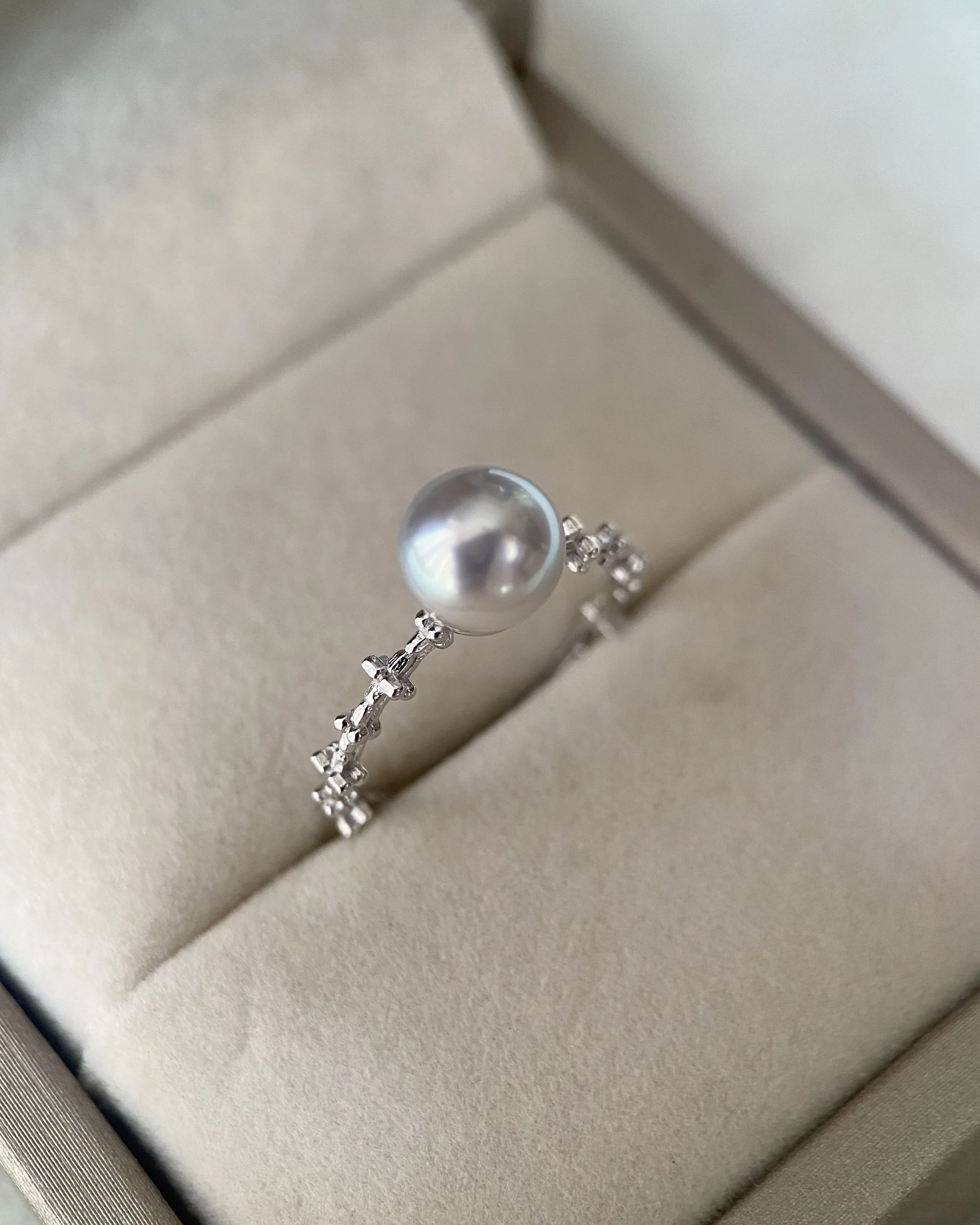 Exceptional 6A Mirror-Lustre Japanese Silver Grey Madama Akoya Pearl Ring 7.7mm, S925 Star-Cut Link Adjustable Band, Show Piece Starlit Pearls