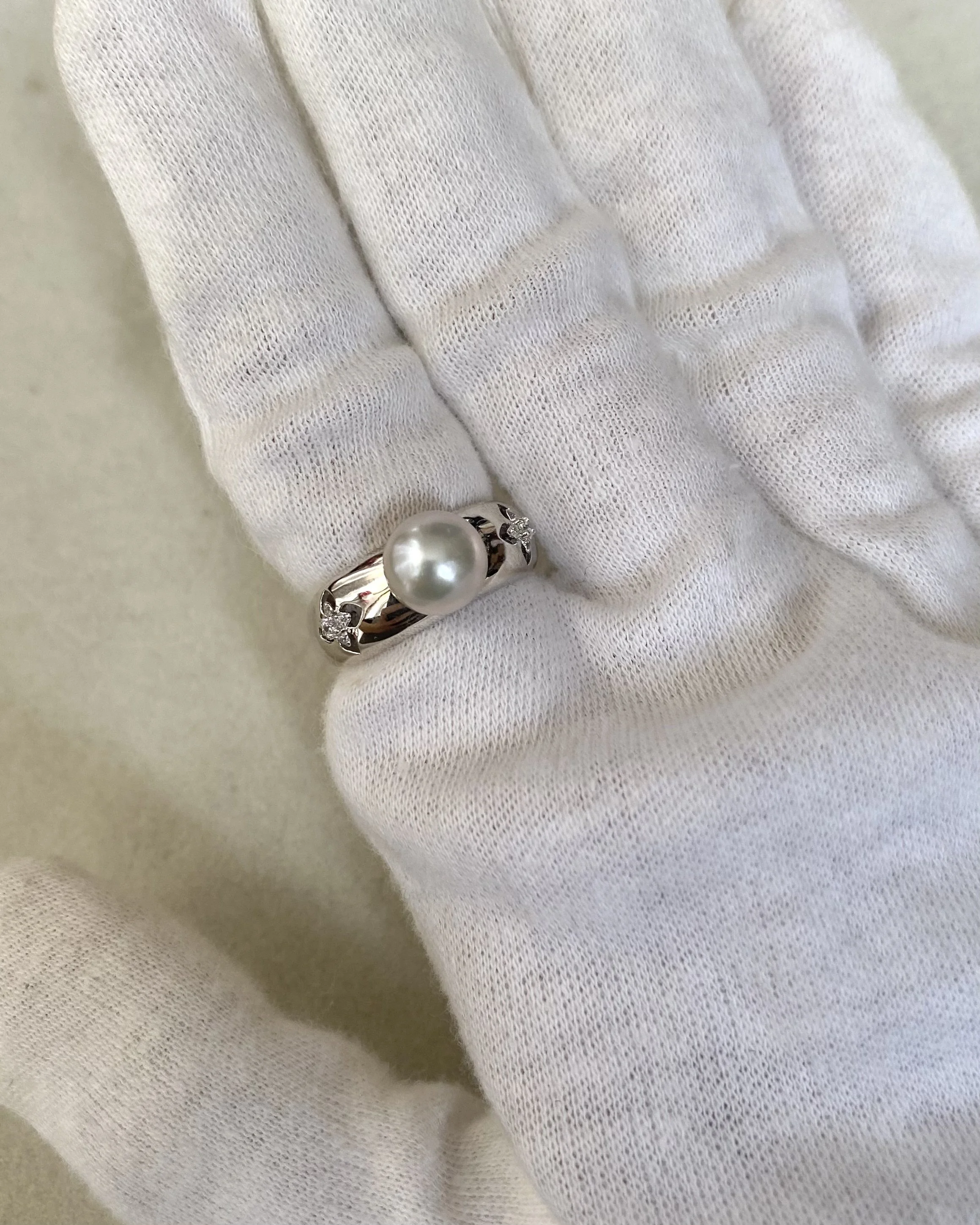 Natural Silver-Grey Japanese Madama Akoya Pearl Sculptural Ring 8.1mm, 3D Openwork Floral S925 Sterling Silver, Exhibition Piece Starlit Pearls