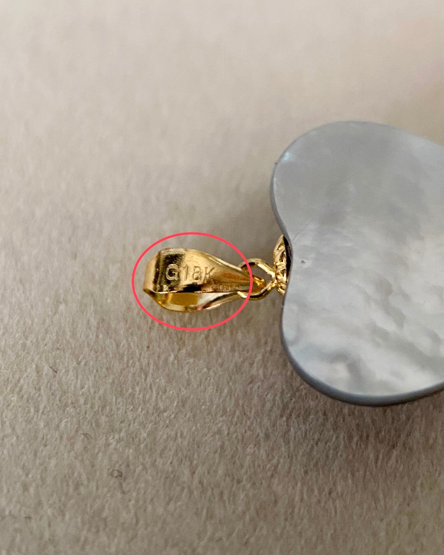 Dreamy Rainbow Luster 14 mm Heart-Shaped Mabe Pearl Pendant, Genuine Cultured from Japan, Blue Overtone, G18K AU750 Gold Fitting - Starlit Pearls
