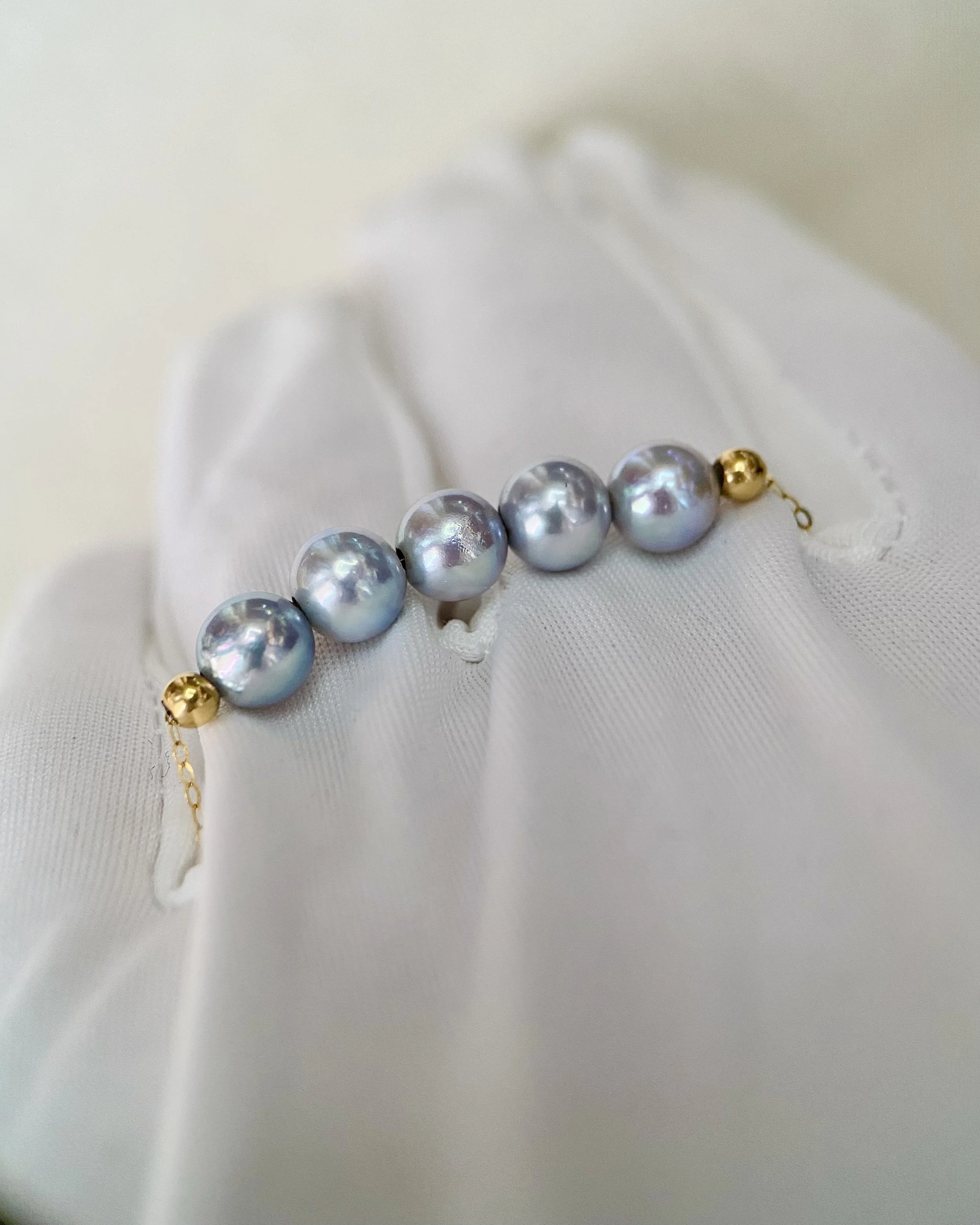 Radiant Luster Necklace: 5pc Japanese Madama Akoya Pearls 6-6.5mm, Silver-Blue Hues on AU750 18CT Gold Chain - A Symphony of Natural Brilliance Starlit Pearls