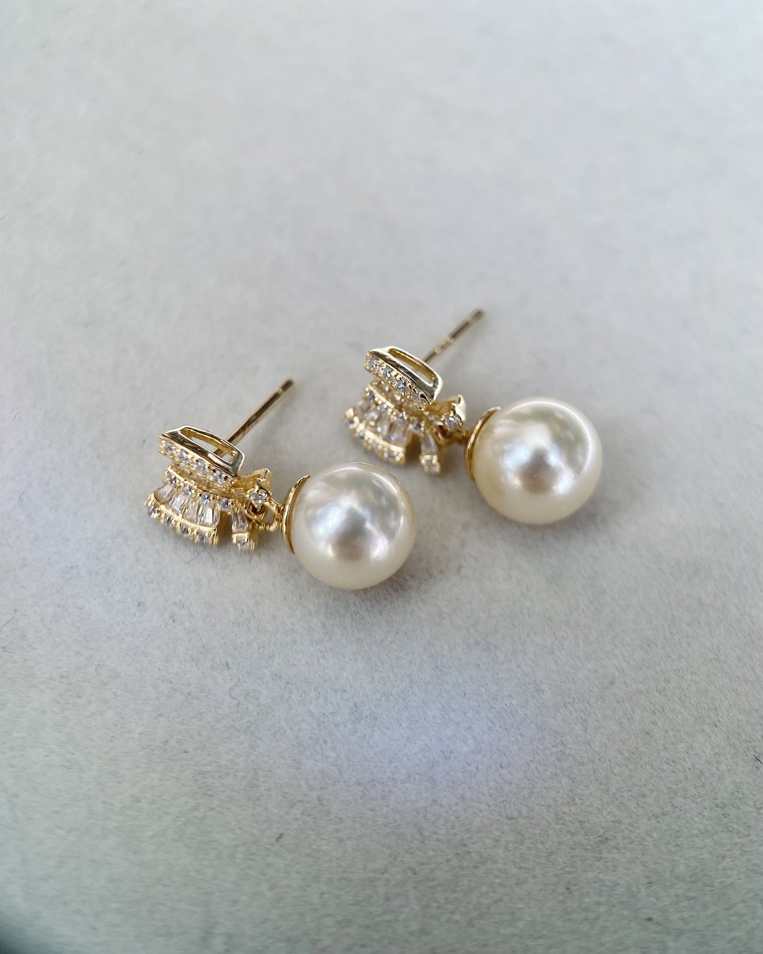 Exquisite 8mm Japanese Amami Oshima Sea Cultured Golden Pearl Earrings –  Round, High-Luster, Light Cream Gold, Butterfly Knot S925 Silver — Starlit  Pearls