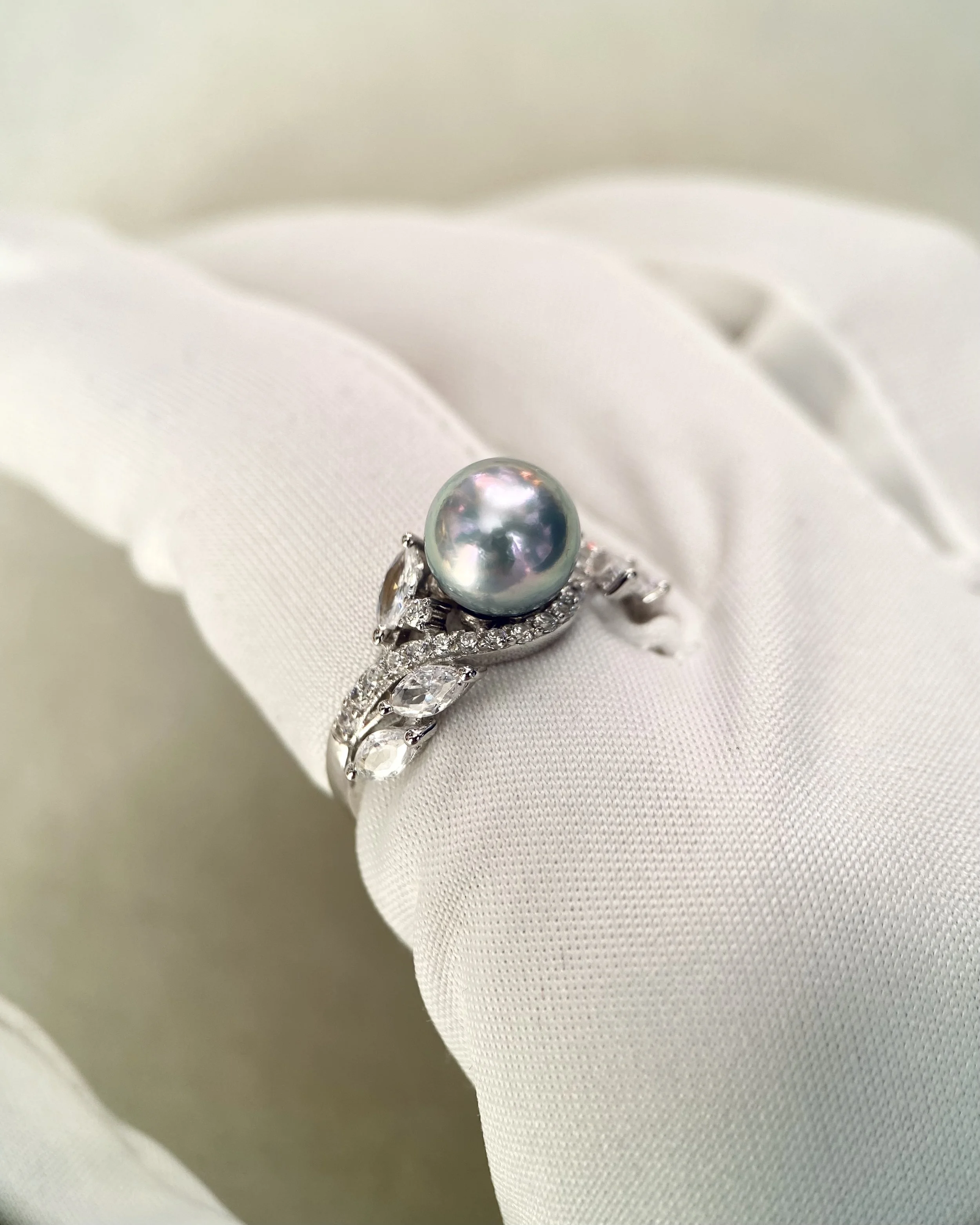 Specially Selected 8.2mm Japanese Madama Akoya Pearl Ring, Silver-Grey-Blue with Radiant Rainbow Overtones, S925 Silver Olive Branch Setting
