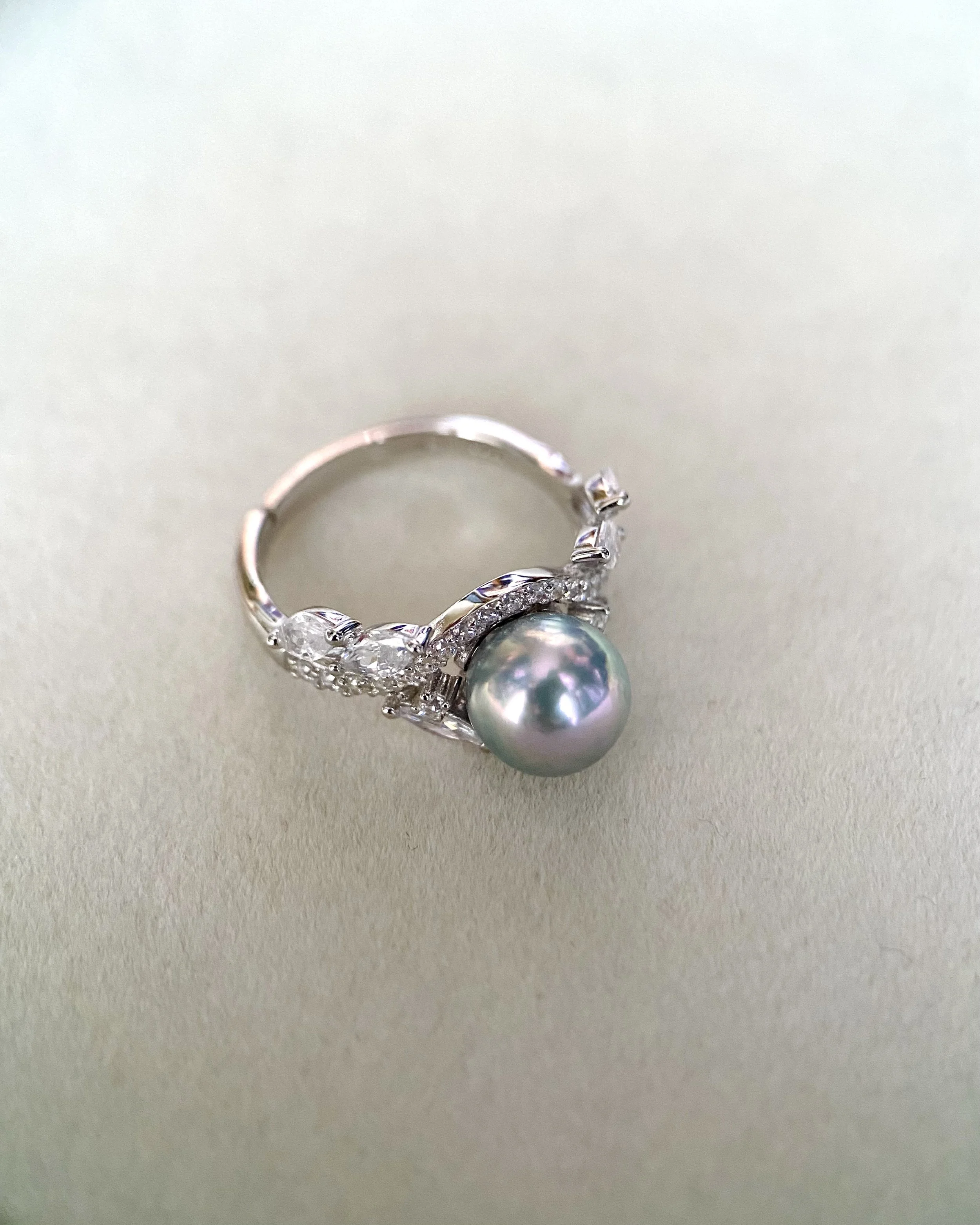 Specially Selected 8.2mm Japanese Madama Akoya Pearl Ring, Silver-Grey-Blue with Radiant Rainbow Overtones, S925 Silver Olive Branch Setting
