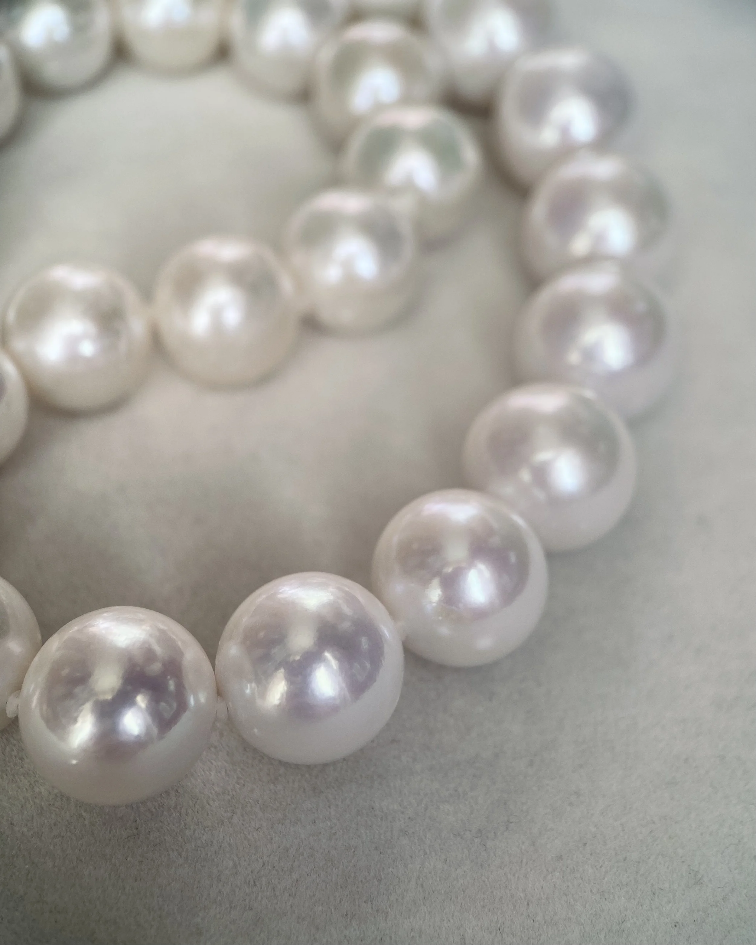 Luxurious Giant 12-14.5mm High-Lustre Freshwater Cultured Pearl Necklace - Ivory White, Gentle Pink Overtone, Graduated Design, S925 Clasp