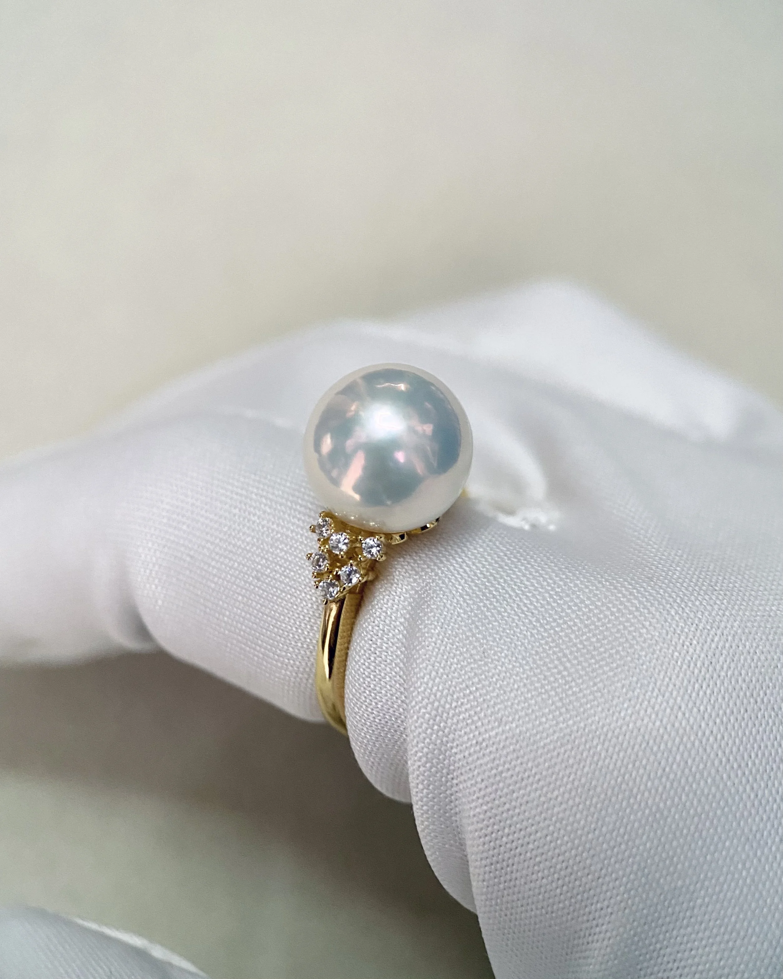 Mirror-Lustre 11.5mm Snow White Freshwater Cultured Pearl Ring, Rare Cool Pink Overtones, S925 Gold-Toned Silver with Crown Floral Design