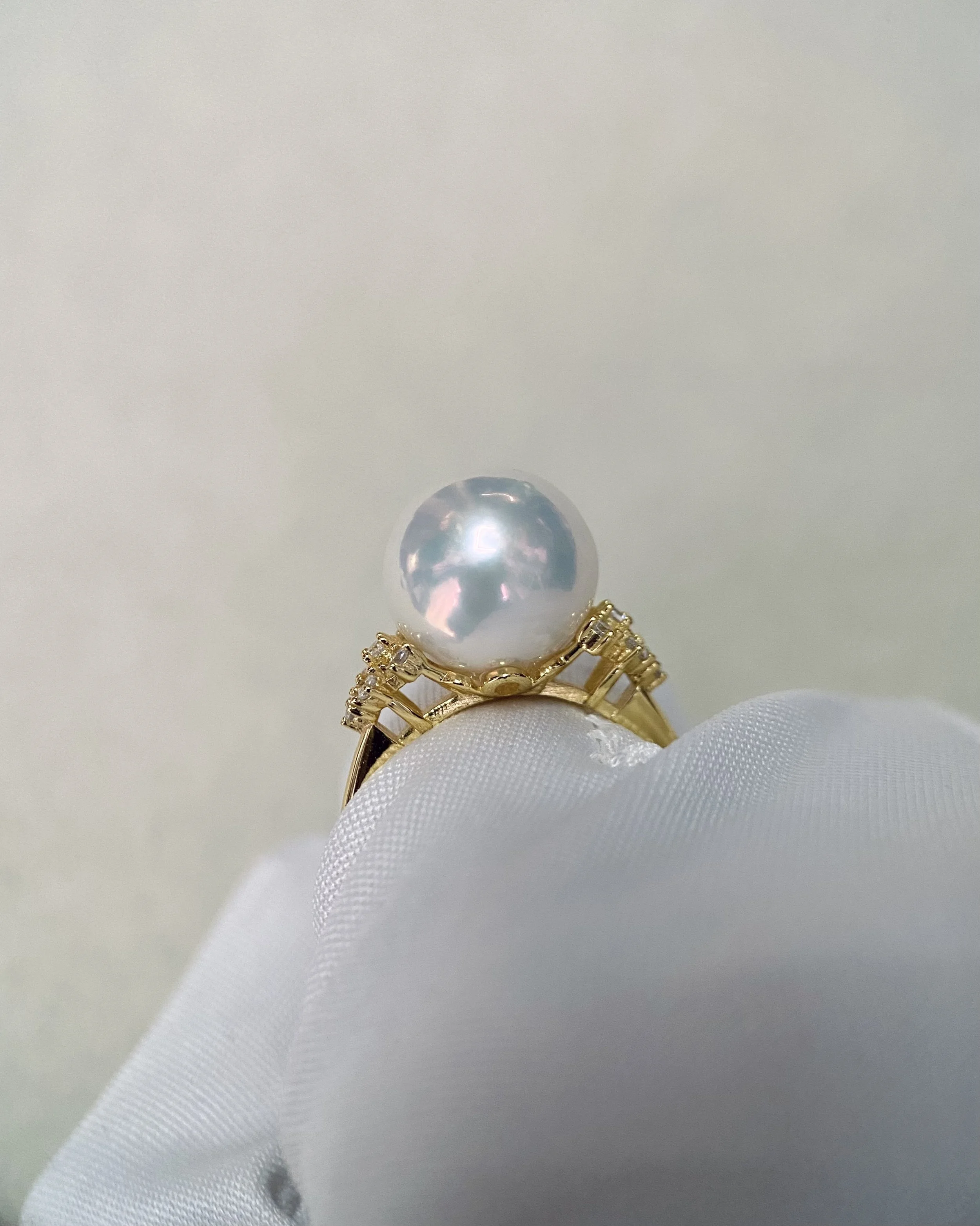 Mirror-Lustre 11.5mm Snow White Freshwater Cultured Pearl Ring, Rare Cool Pink Overtones, S925 Gold-Toned Silver with Crown Floral Design