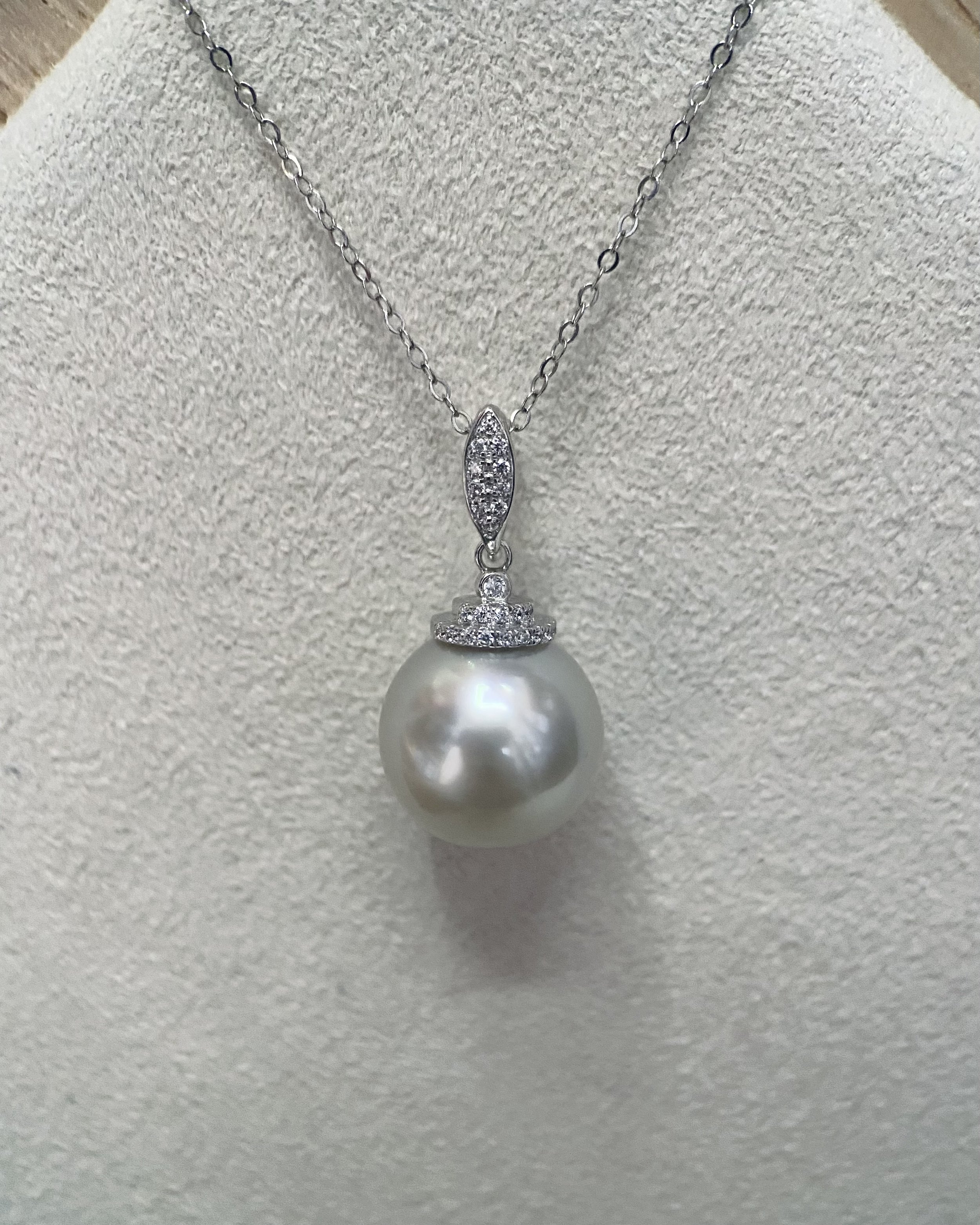 Aurora Venus Gr. Flawless 11mm Rare Cool-Toned Silver White Australian South Sea Pearl Pendant, 18K Solid White Gold Detachable Bail Clasp Starlit Pearls