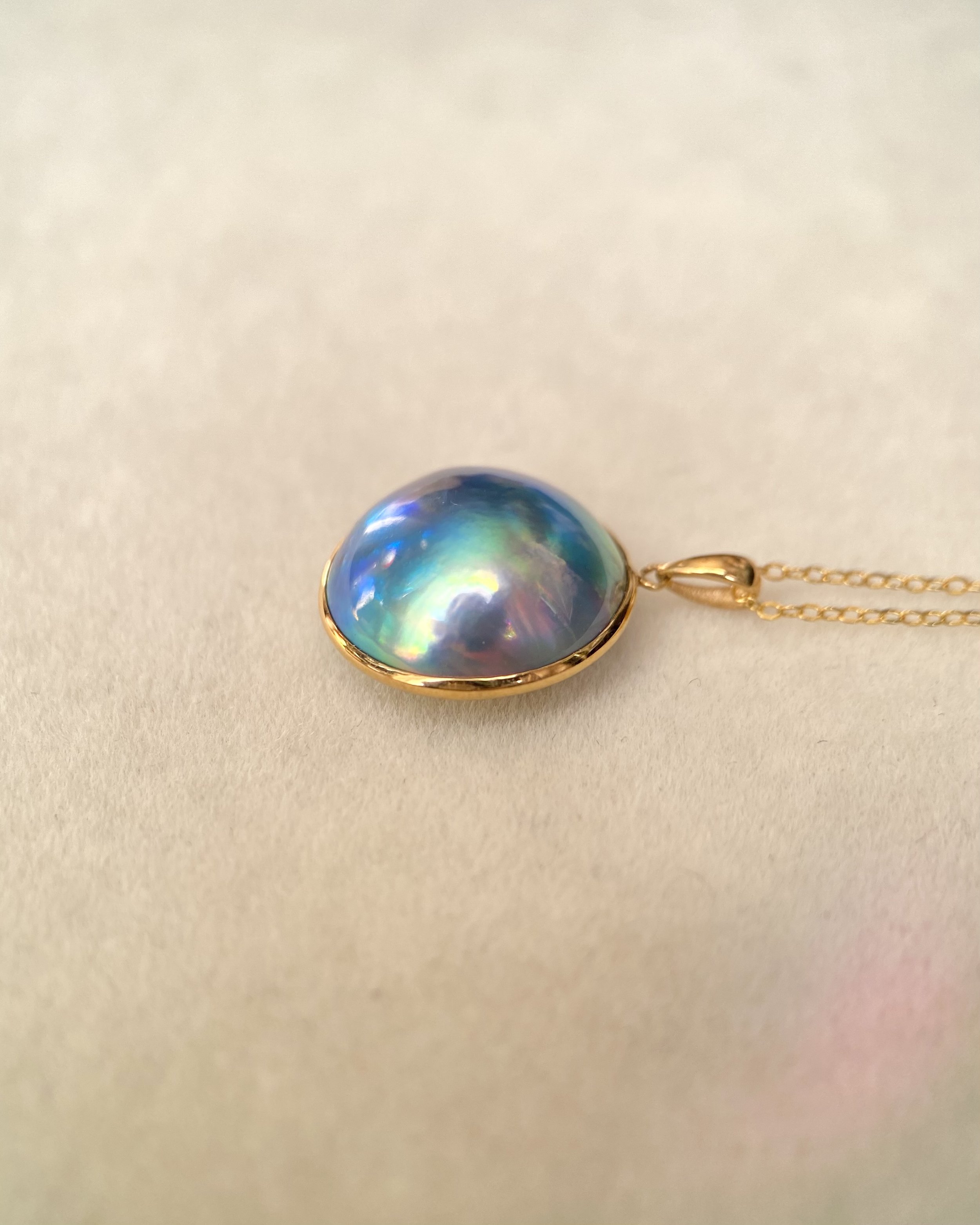 Rare 15.5mm Peacock Blue-Green Japanese Amami Oshima Round Mabe Pearl Pendant, Iridescent Aurora Overtones, Thick G18K Solid Gold Fitting Starlit Pearls