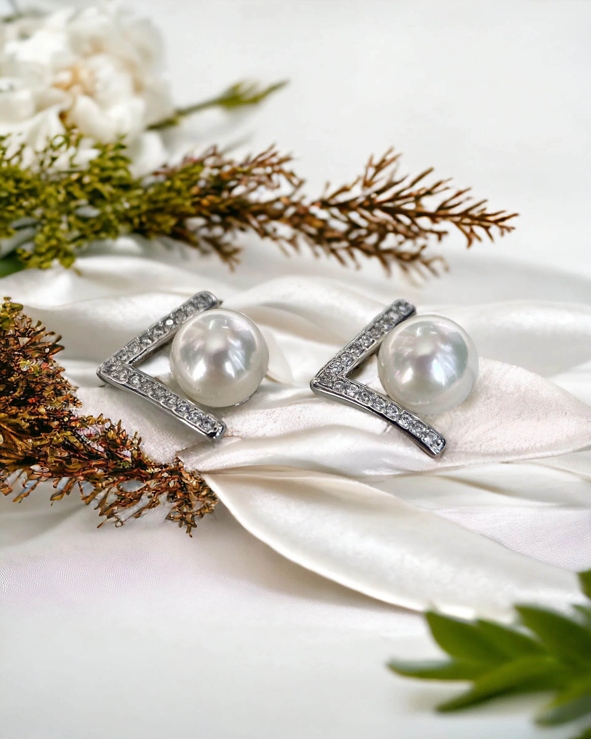 7.5mm Japanese Akoya Pearl Earrings, Bright White with Mirror-Like Aurora Lustre, Delicate V-Shaped S925 Setting, High-Quality Pearls