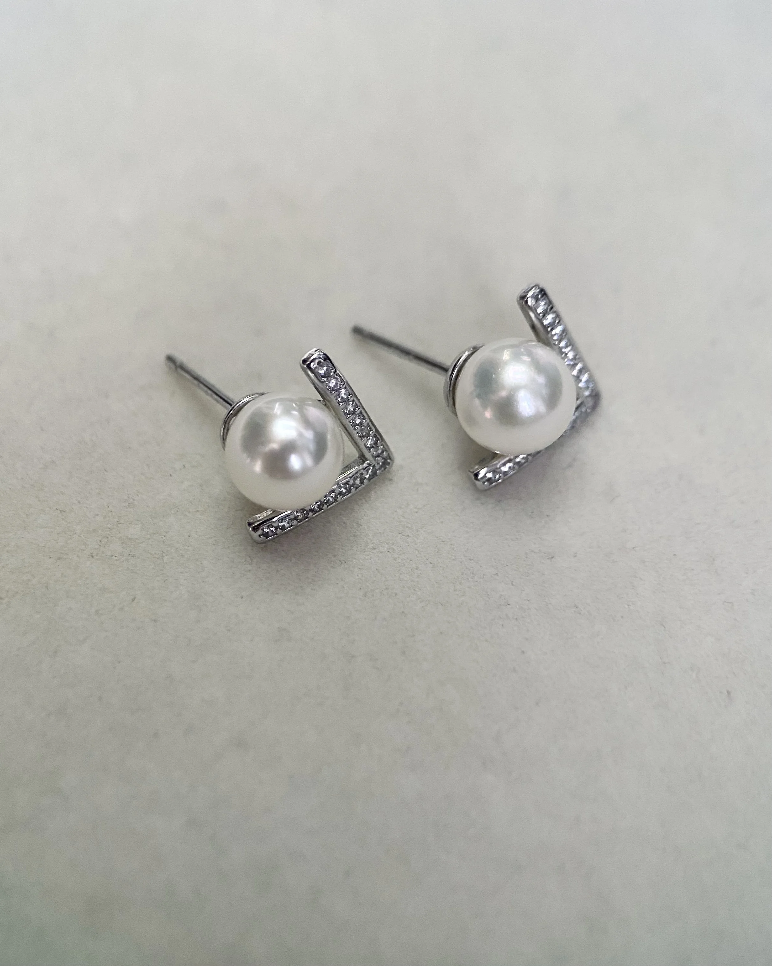 7.5mm Japanese Akoya Pearl Earrings, Bright White with Mirror-Like Aurora Lustre, Delicate V-Shaped S925 Setting, High-Quality Pearls