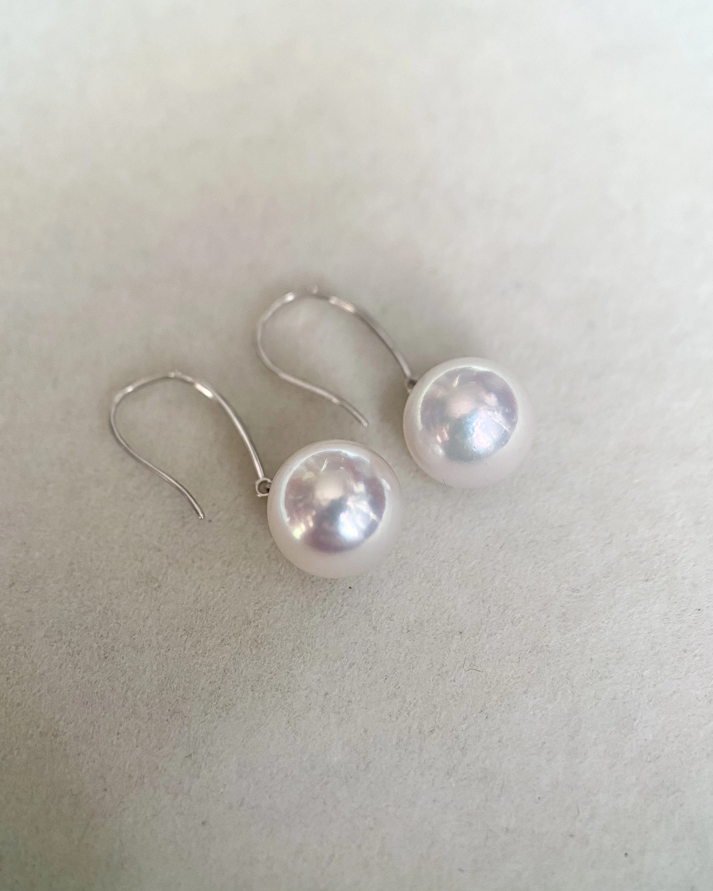 Large 8.5-9mm Japanese White Akoya Pearl Hook Earrings, Distinct Pink Overtone, Tennyo Gr. Mirror-Like Aurora Lustre, 18K Solid White Gold
