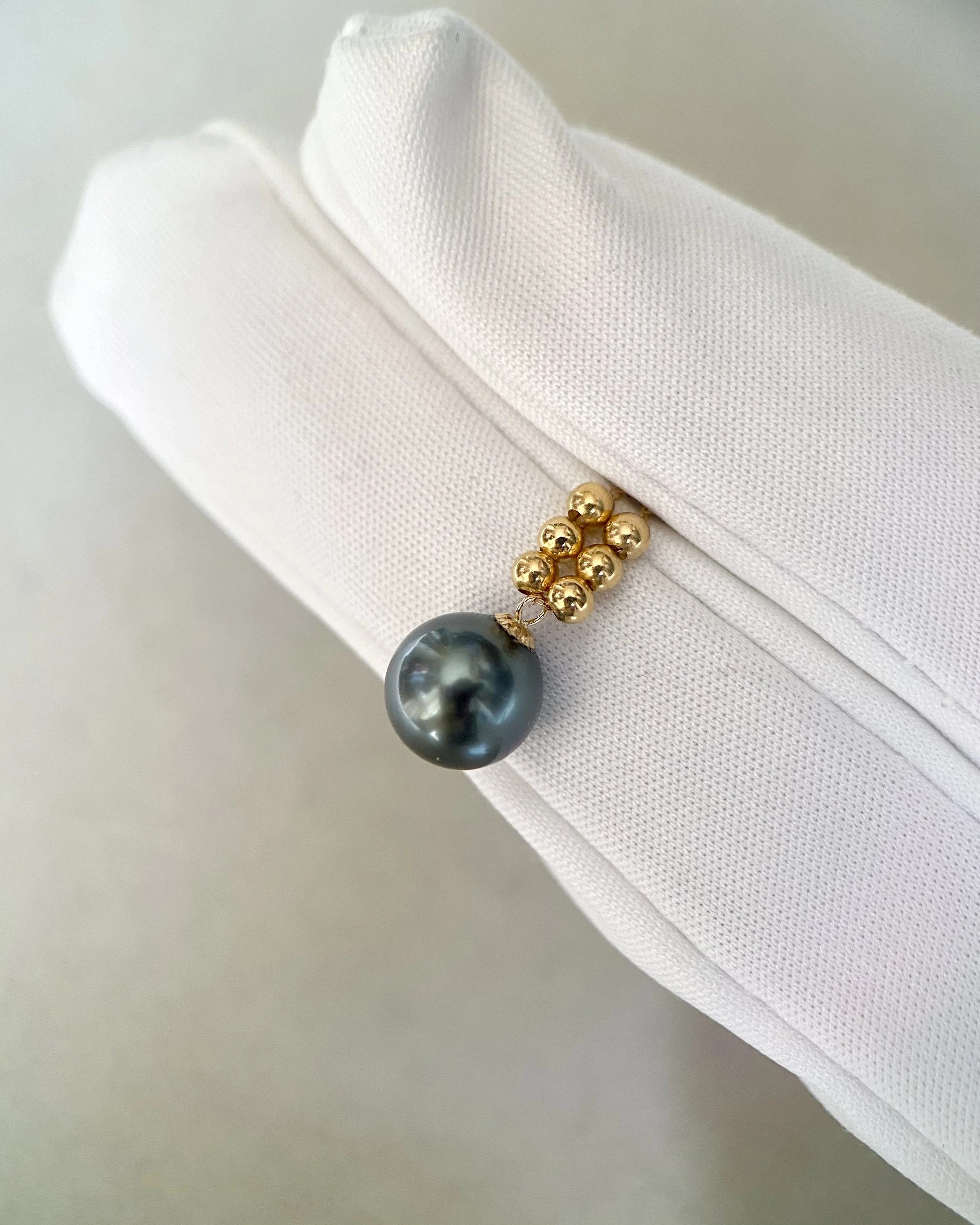 Exquisite 8mm Tahitian Black South Sea Pearl Pendant Necklace, Dark Teal Green Overtone, 18K Gold Chain and Bead Accents, Flawless Round