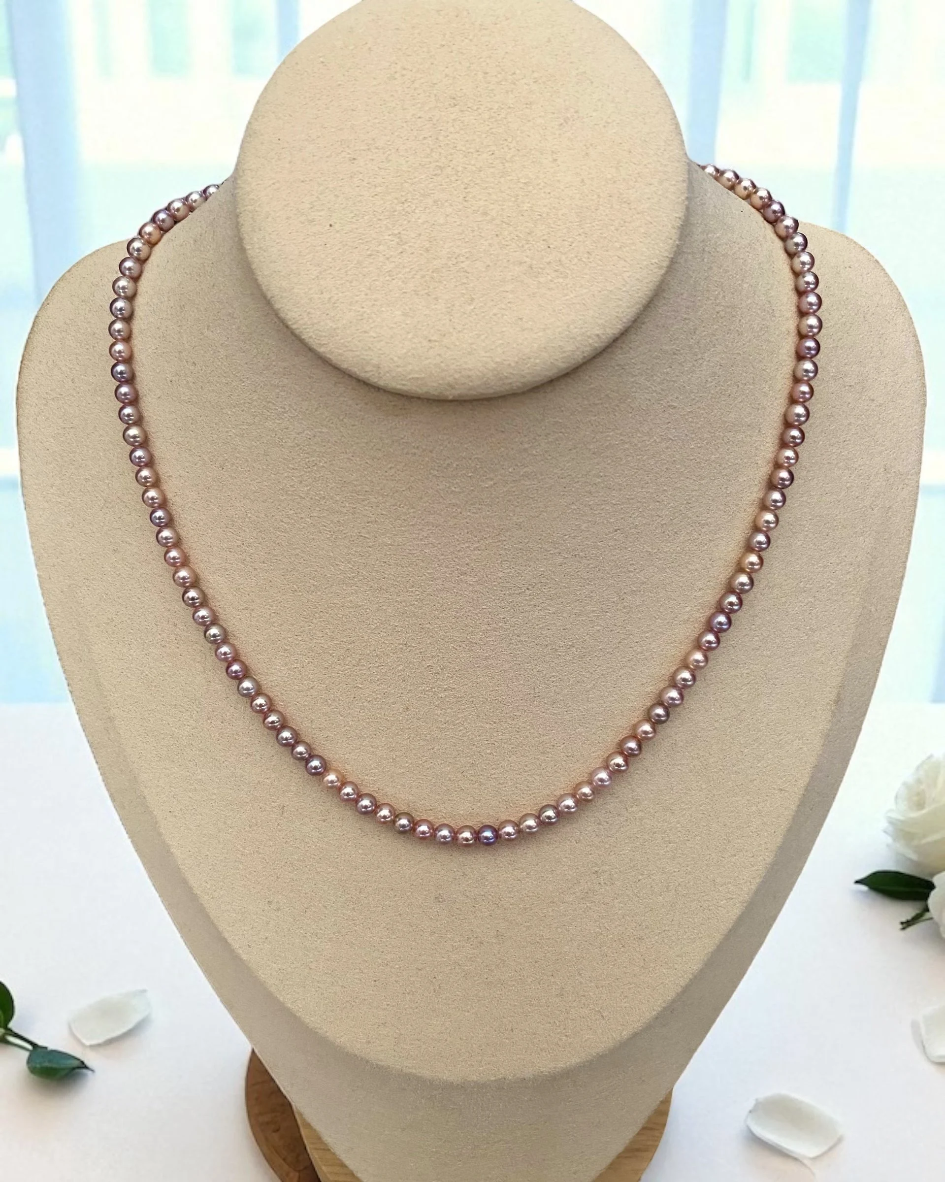 Top-Gr 4–4.5mm Mauve-Pink Freshwater Pearl Necklace, Dreamy Aurora Pastel Shifts, Thick 18K White Gold Adjustable Clasp, Playful Luxury
