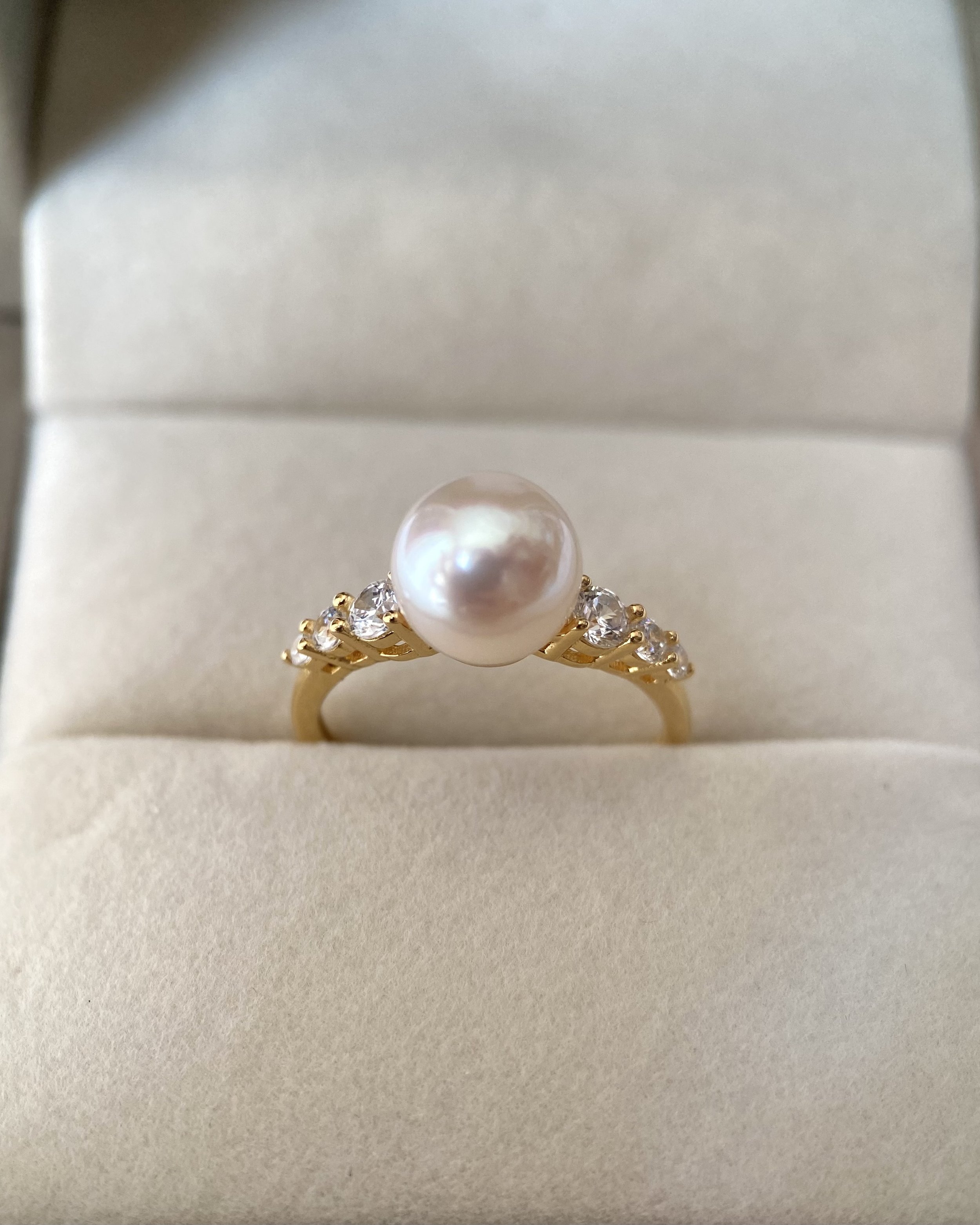 Elegant 8.6mm Japanese Akoya Pearl Ring, White with Soft Pink Overtone, Sparkling CZ Vine S925 Silver Band, Jewellery Showpiece Starlit Pearls