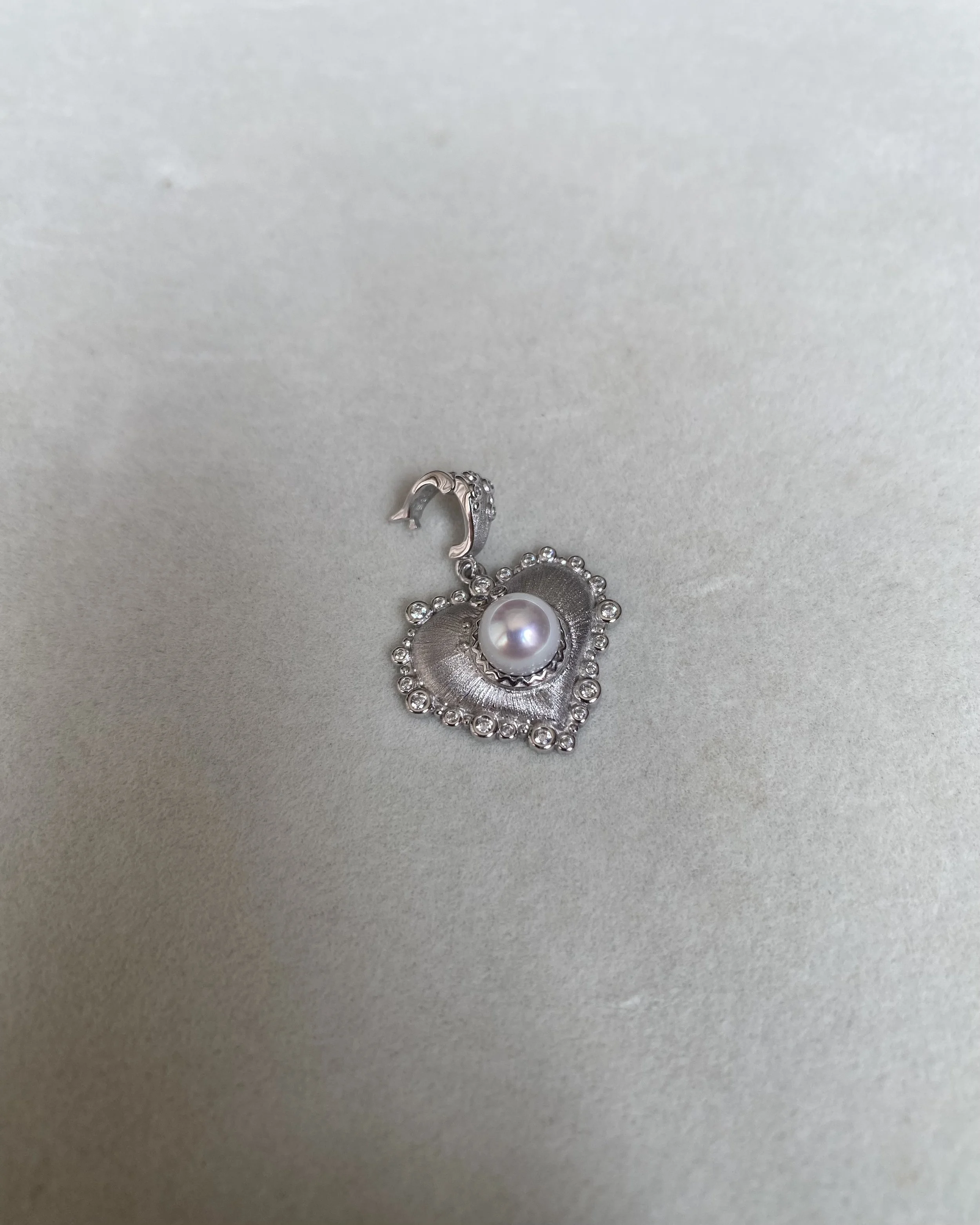 Top Gr. Japanese Specially Selected Akoya Pearl Heart Pendant, Crystal White, Rare Brushed S925 Silver Bail, Kobe Jewellery Showpiece Starlit Pearls