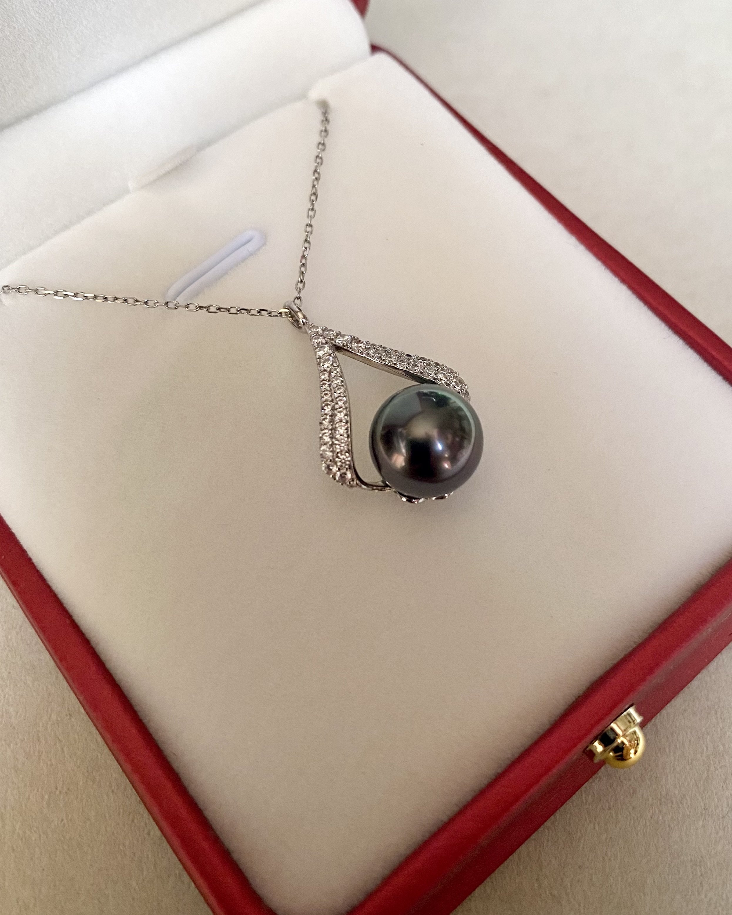 Genuine 10mm Tahitian Black South Sea Pearl Necklace, Rare Deep Purple & Peacock Green Overtones, Japanese-Made Ocean Wave S925 Pendant Set Starlit Pearls