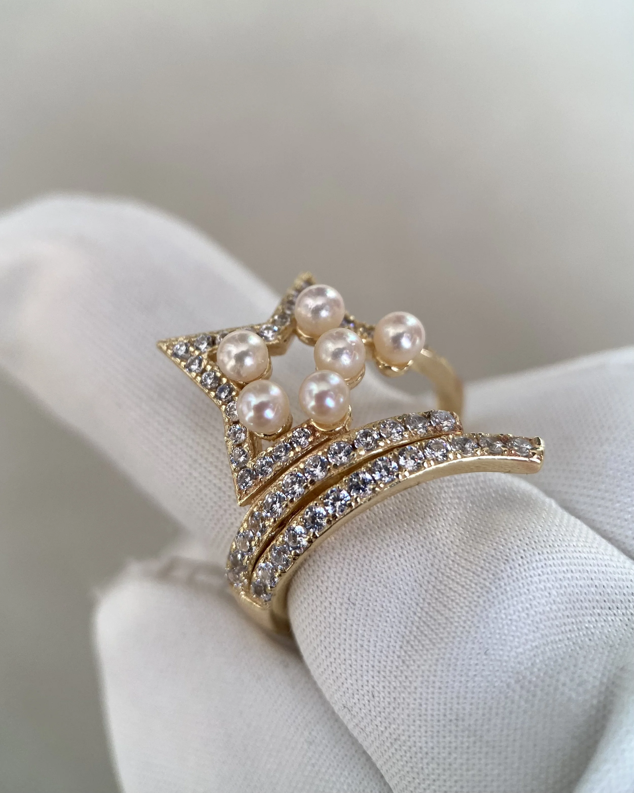 Premium Mini Japanese ‘Golden Dawn’ Creamy-Gold Akoya Pearl Ring 3–3.5mm, Shooting-Star Pavé CZ Starburst Setting in S925 Silver Starlit Pearls