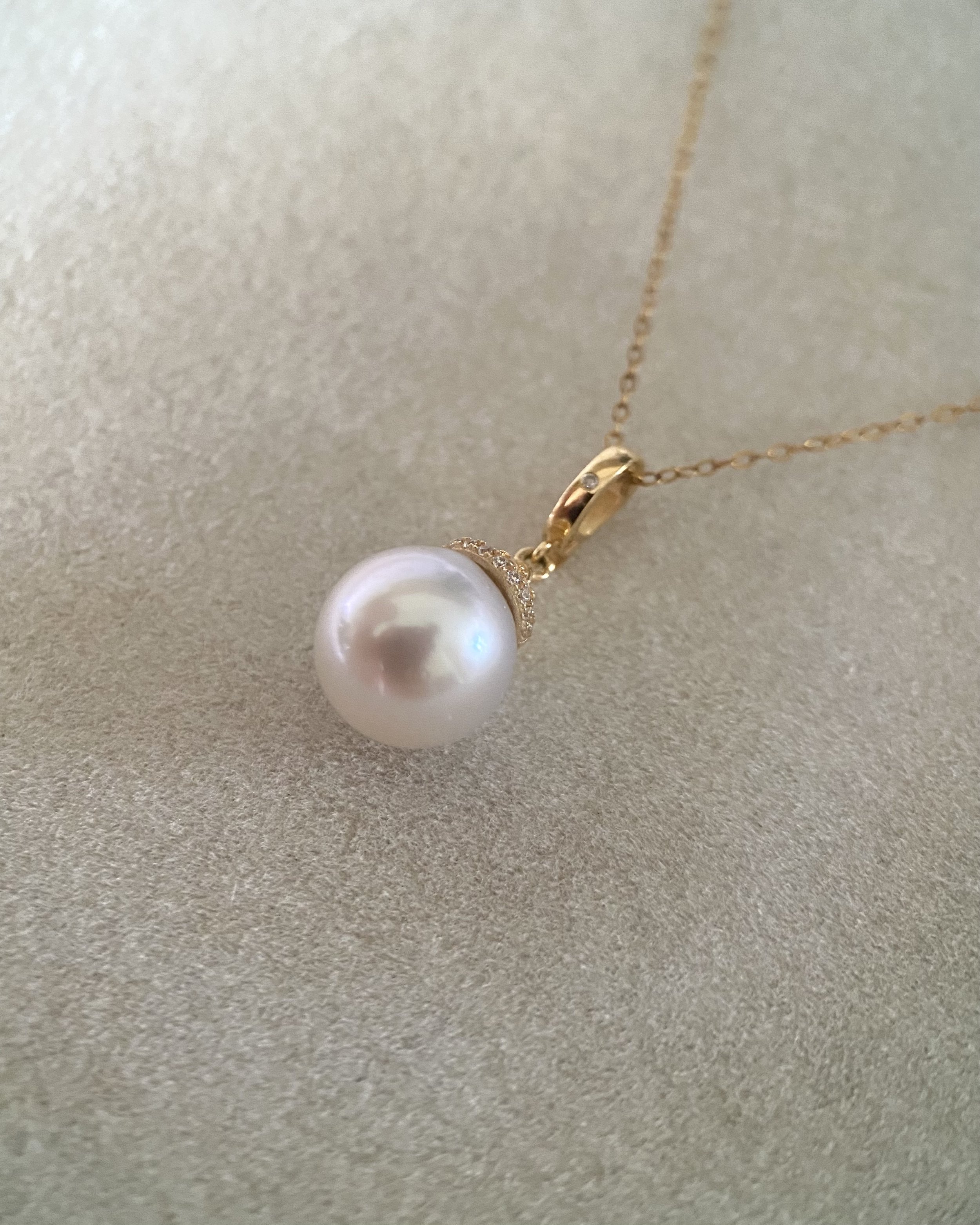 Solid 18K Gold & D0.003CT Diamond, White Australian South Sea Pearl Pendant 9.6mm,Detachable Pavé Crown Bail, Double-Tier Pavé Crown Starlit Pearls
