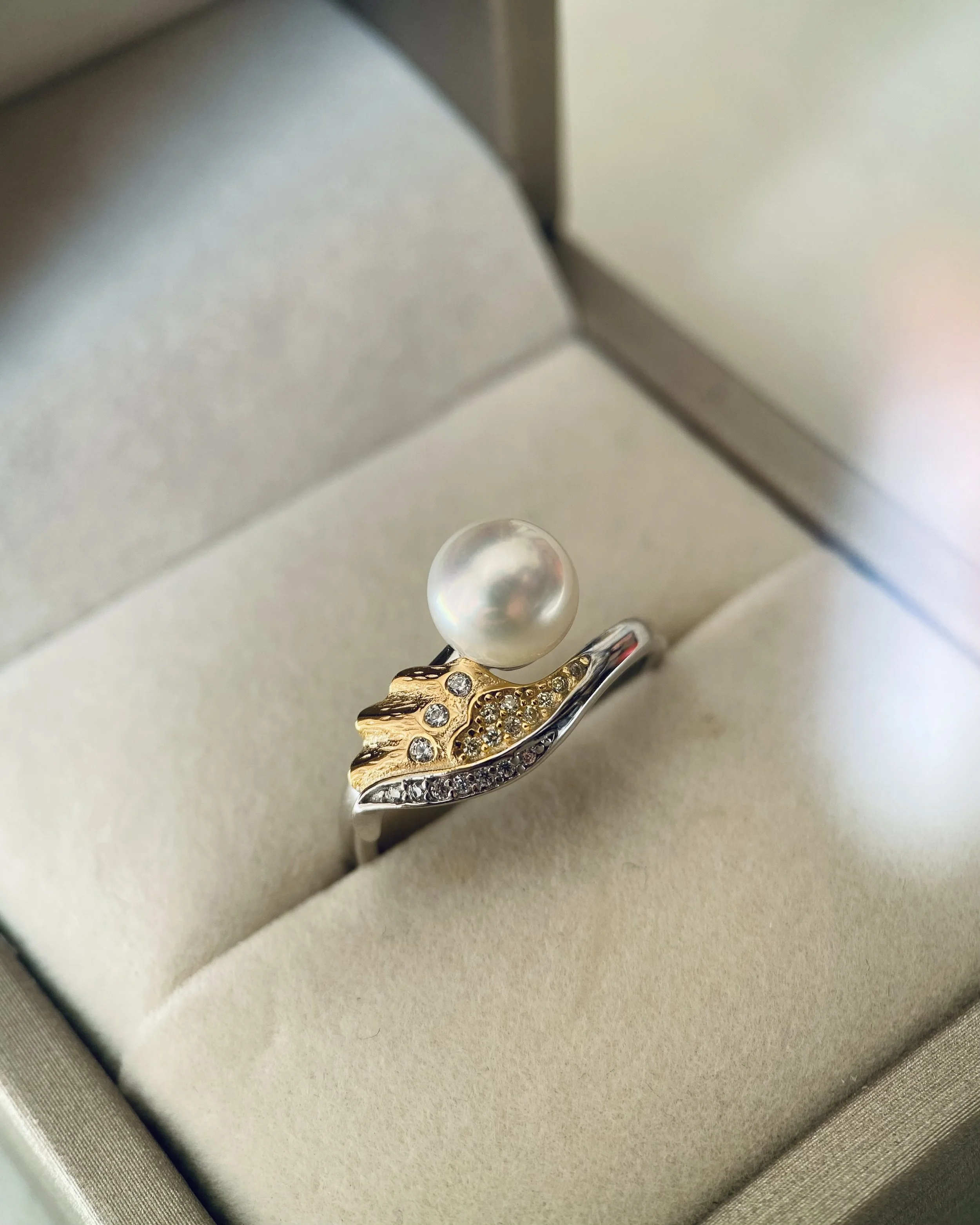 6A Japanese Classic White Akoya Pearl Ring 7.8mm, Textured Sculptural Gold Leaf Design, Adjustable S925 Silver, Jewellery Exhibition Piece Starlit Pearls
