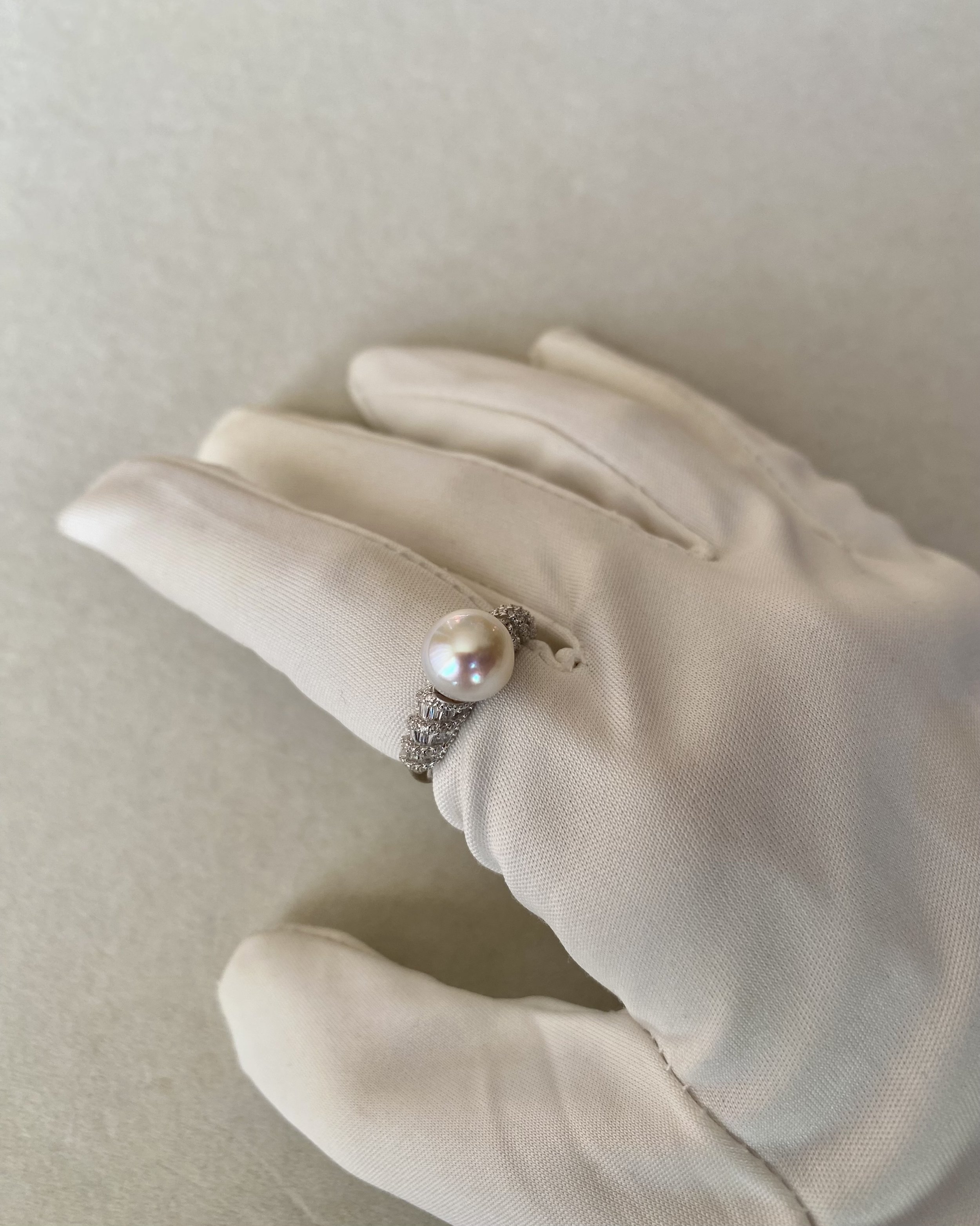 8.5mm Japanese White-Clear Akoya Pearl Ring, Wave-Shaped S925 Band with Layered Pavé CZ Shoulders – International Jewellery Showpiece Starlit Pearls