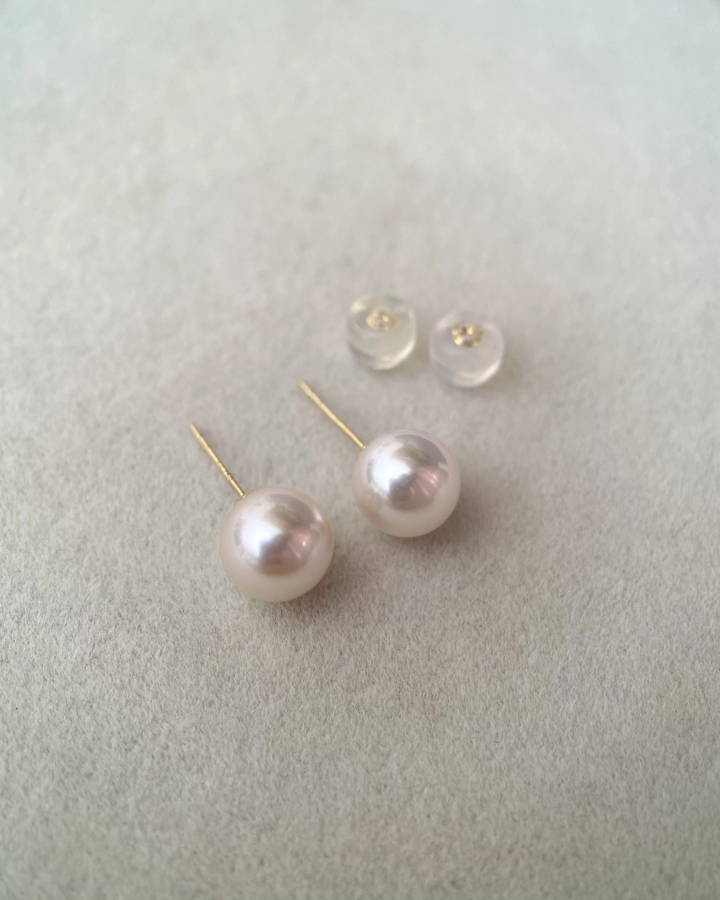 Specially Selected Top Gr White Japanese Koshimono Akoya Pearl Earrings 7.7mm, Otsuki Pearl, 6A Aurora Lustre, Solid 18K Gold Posts