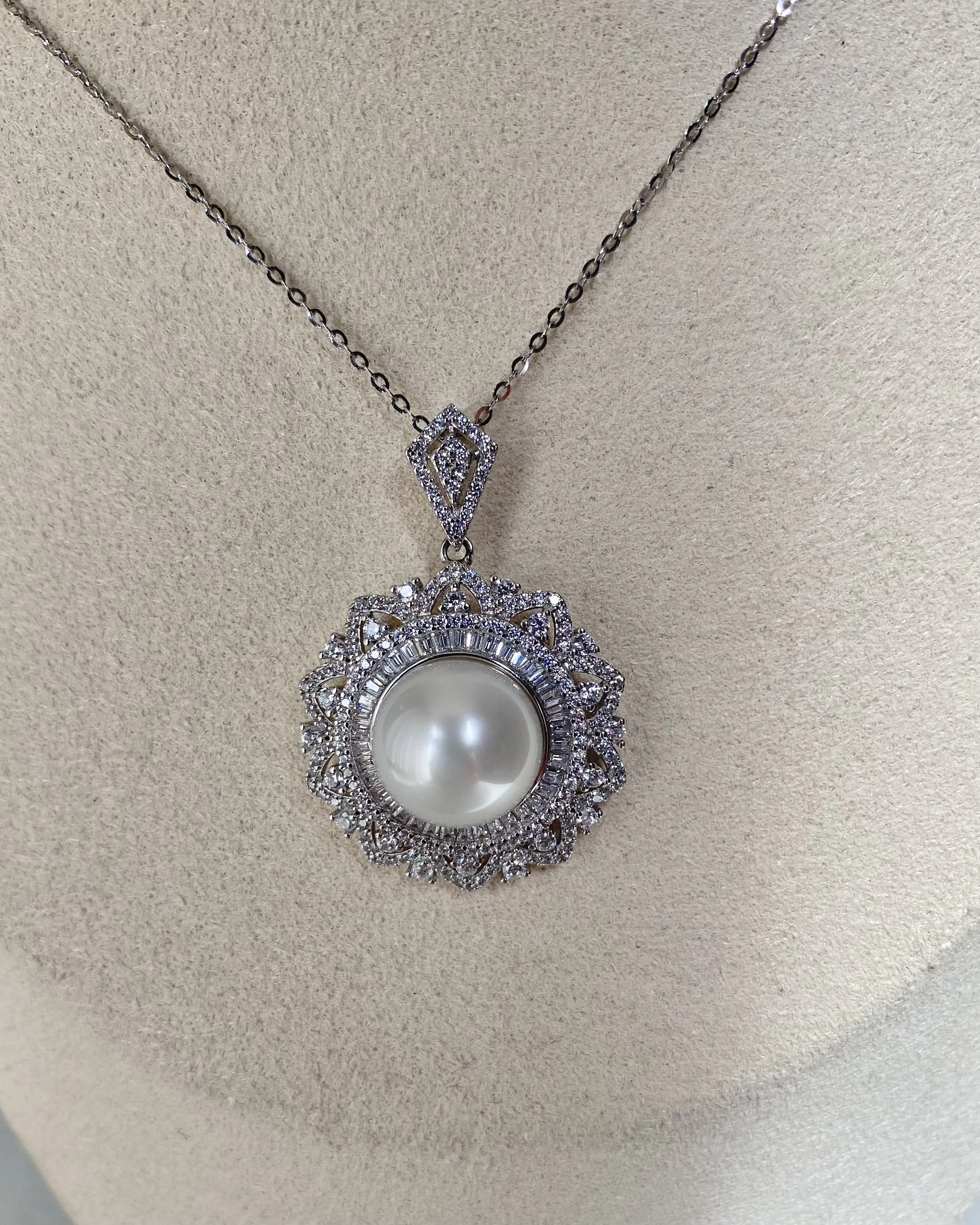12.5–13mm White Australian South Sea Pearl Pendant, Court-Inspired Sparkling Pavé Halo Design in Italian-Made S925 Silver, Wedding Starlit Pearls