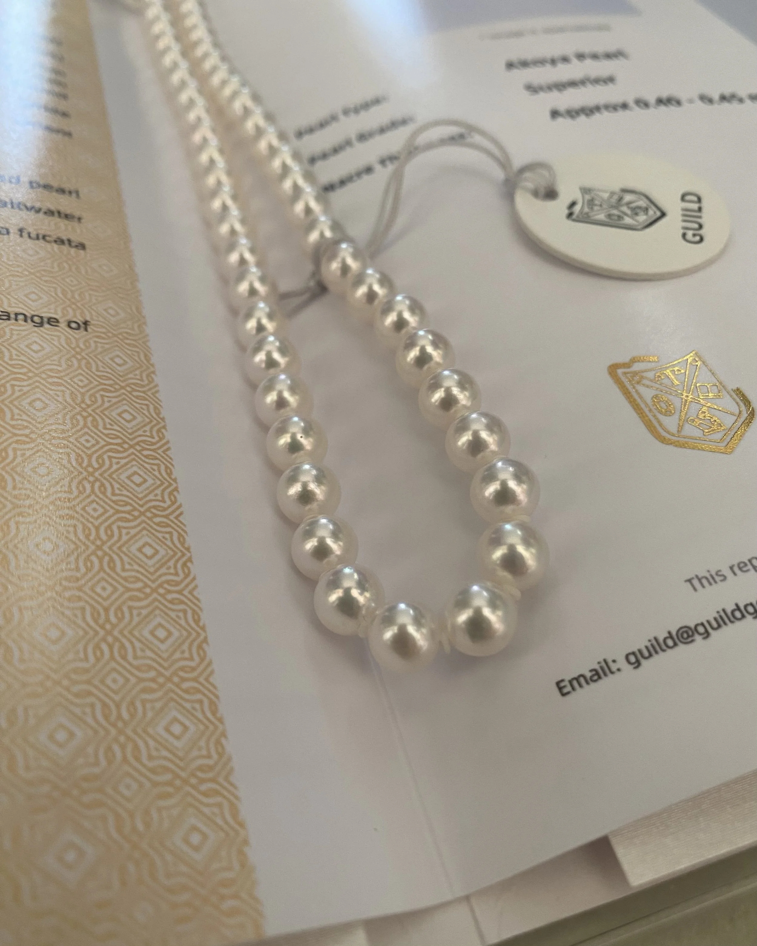 GUILD Certified Top-Gr Superior Snow White Japanese Akoya Pearl Necklace 7-7.5mm, Top Lustre, Orchid Black Mother-of-Pearl Clasp Starlit Pearls