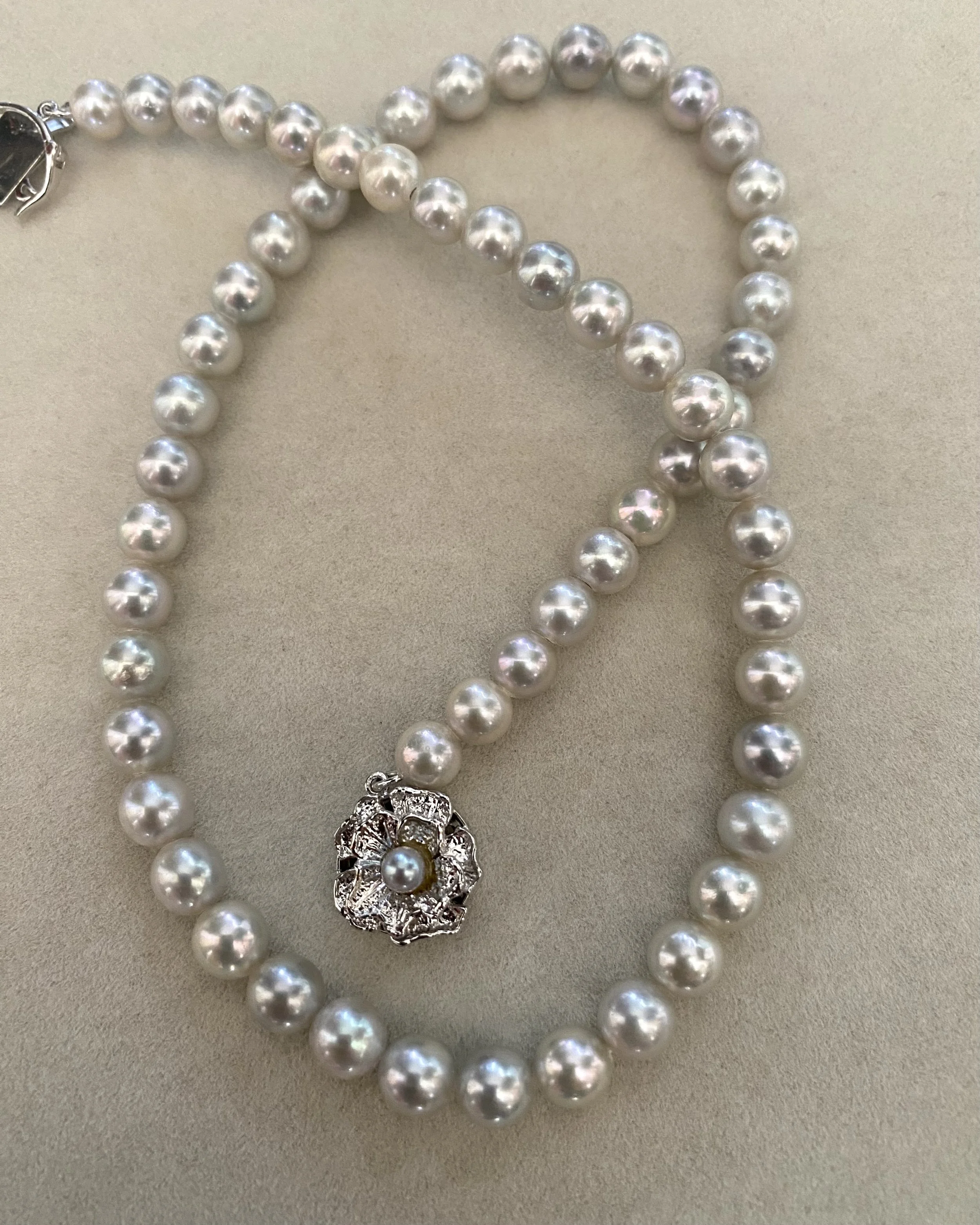 6.5–7mm Japanese Madama Akoya Pearl Necklace – Natural Silvery Grey, 3D Floral Silver Clasp, Japanese Jewellery Exhibition Showpiece Starlit Pearls