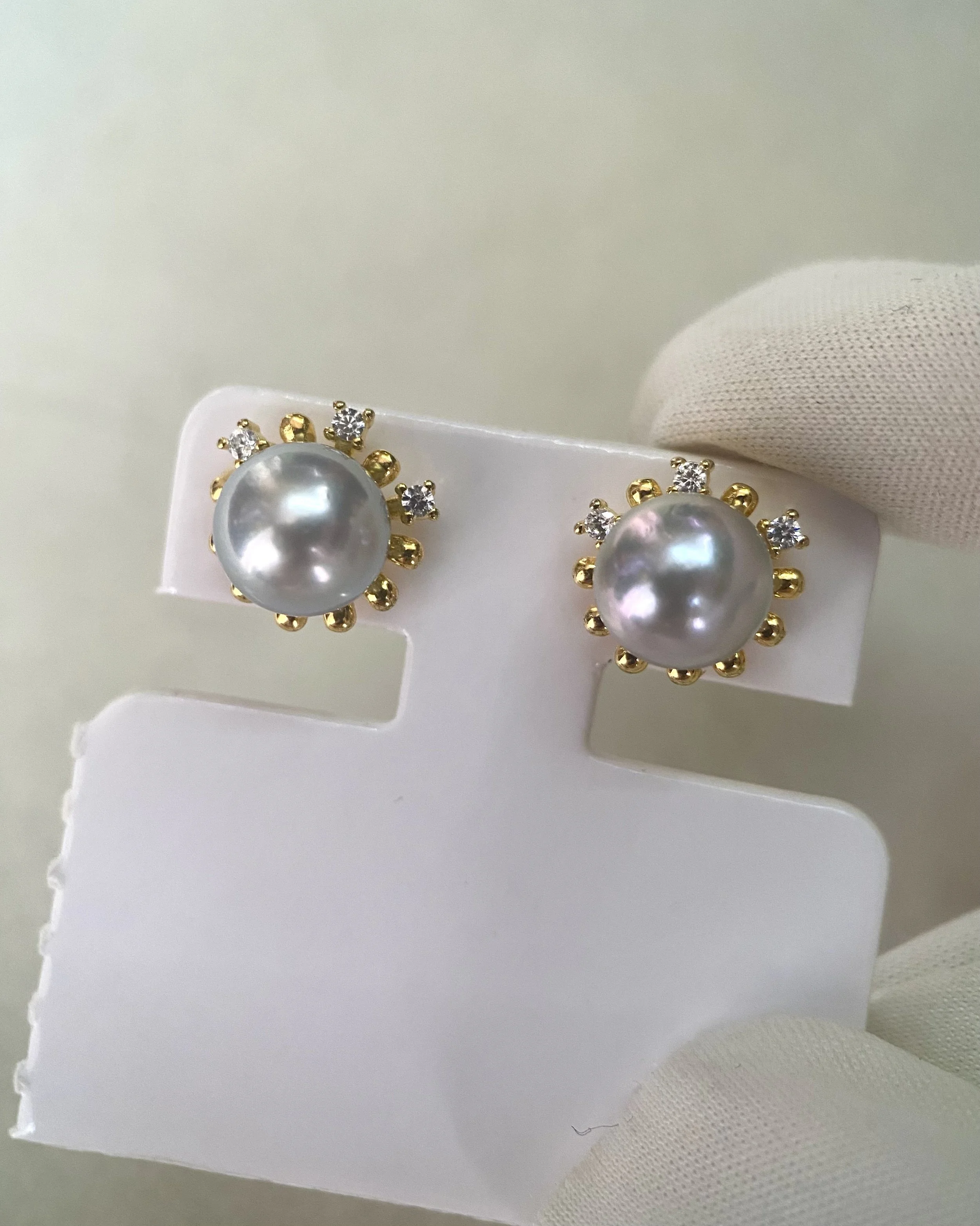 8mm Japanese Silver-Grey Madama Akoya Pearl Stud Earrings, Pink Overtones, S925 Sterling Silver Crown Setting, Japan Exhibition Origin Starlit Pearls