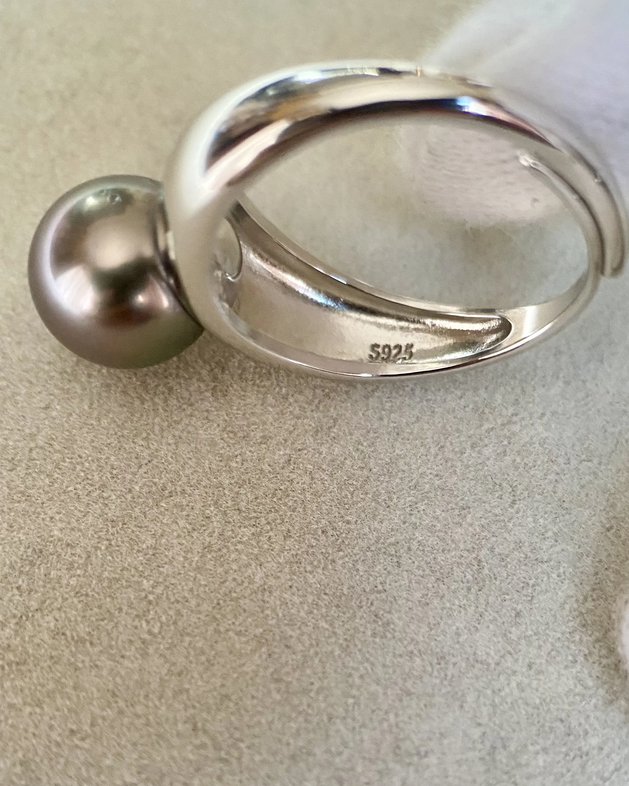 Tahitian South Sea Pearl Ring, Black Aubergine Iridescence, 9.3mm, S925 Silver Mirror-Finish Minimalist Design, Jewellery Showpiece Starlit Pearls