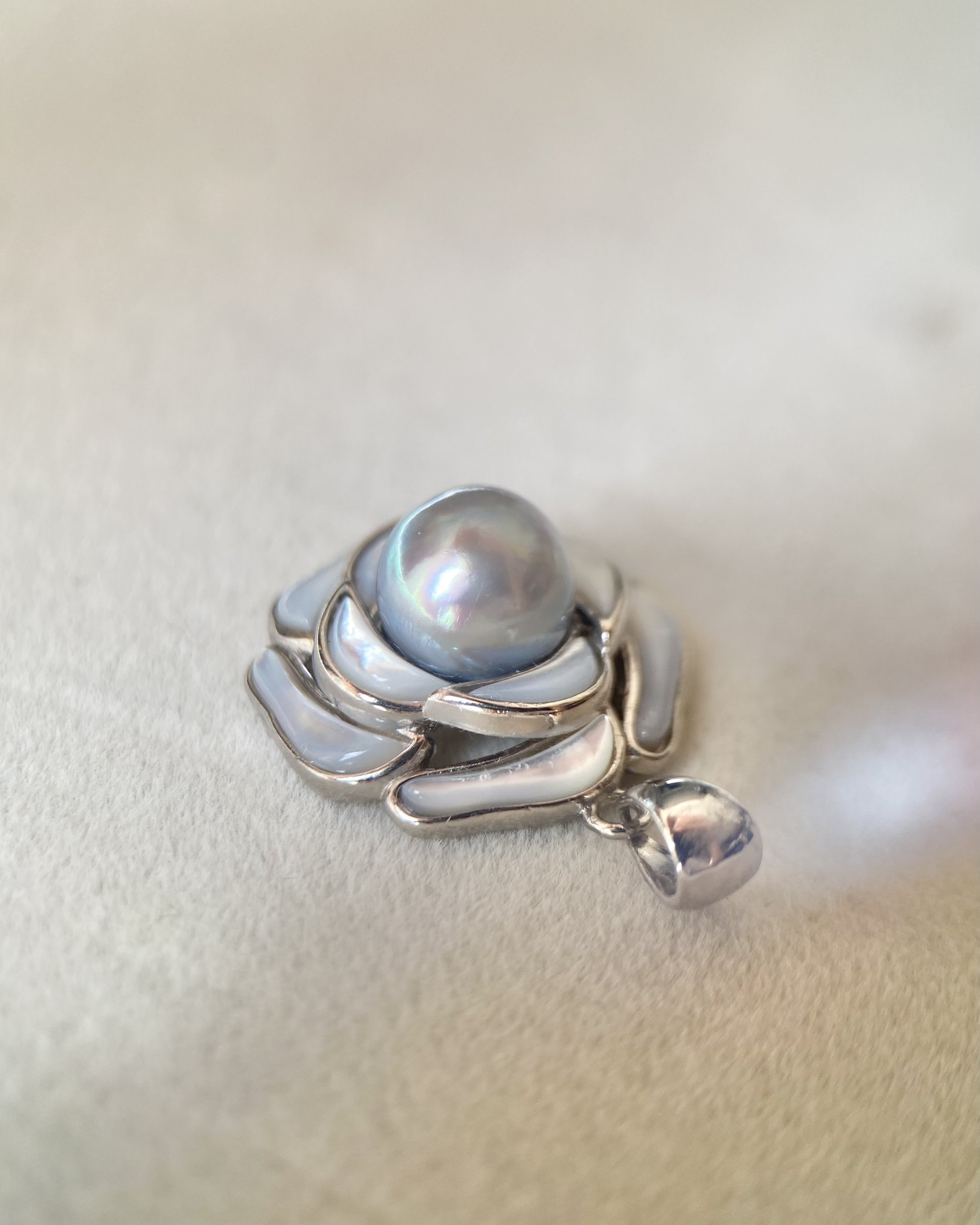 Premium Japanese Natural Silver Grey Blue Madama Akoya Pearl Pendant 8mm, Sculptural MOP Camellia S925 Silver Design, Rainbow Orient Starlit Pearls