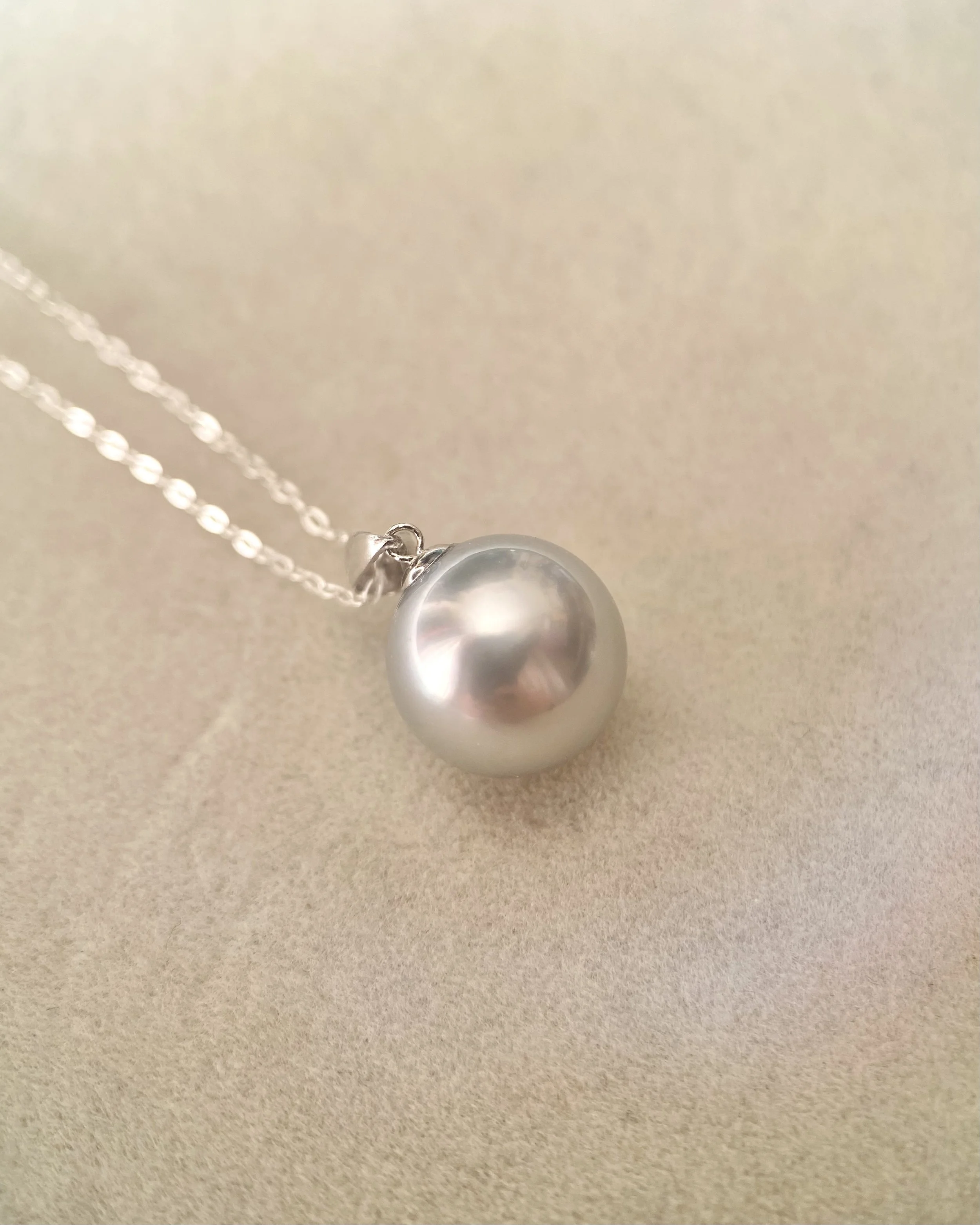 Rare Platinum Grey Tahitian South Sea Pearl Pendant 11.5mm, Crystal Mirror Lustre, Solid 18K White Gold Thick Bail, Minimalist Luxury Starlit Pearls