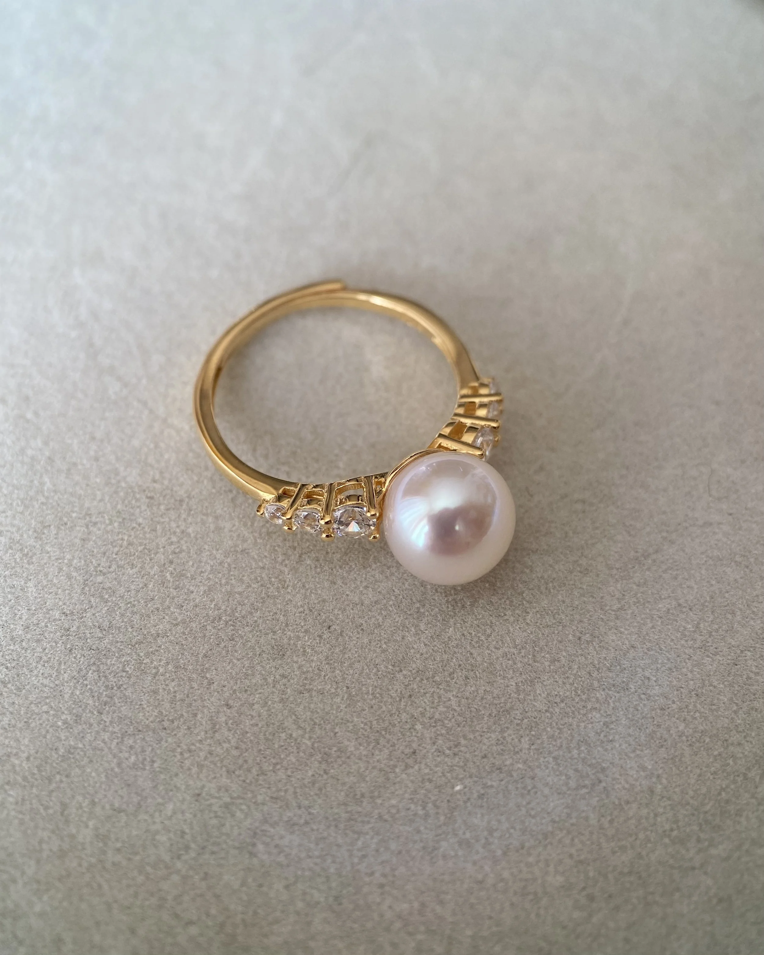Elegant 8.6mm Japanese Akoya Pearl Ring, White with Soft Pink Overtone, Sparkling CZ Vine S925 Silver Band, Jewellery Showpiece Starlit Pearls