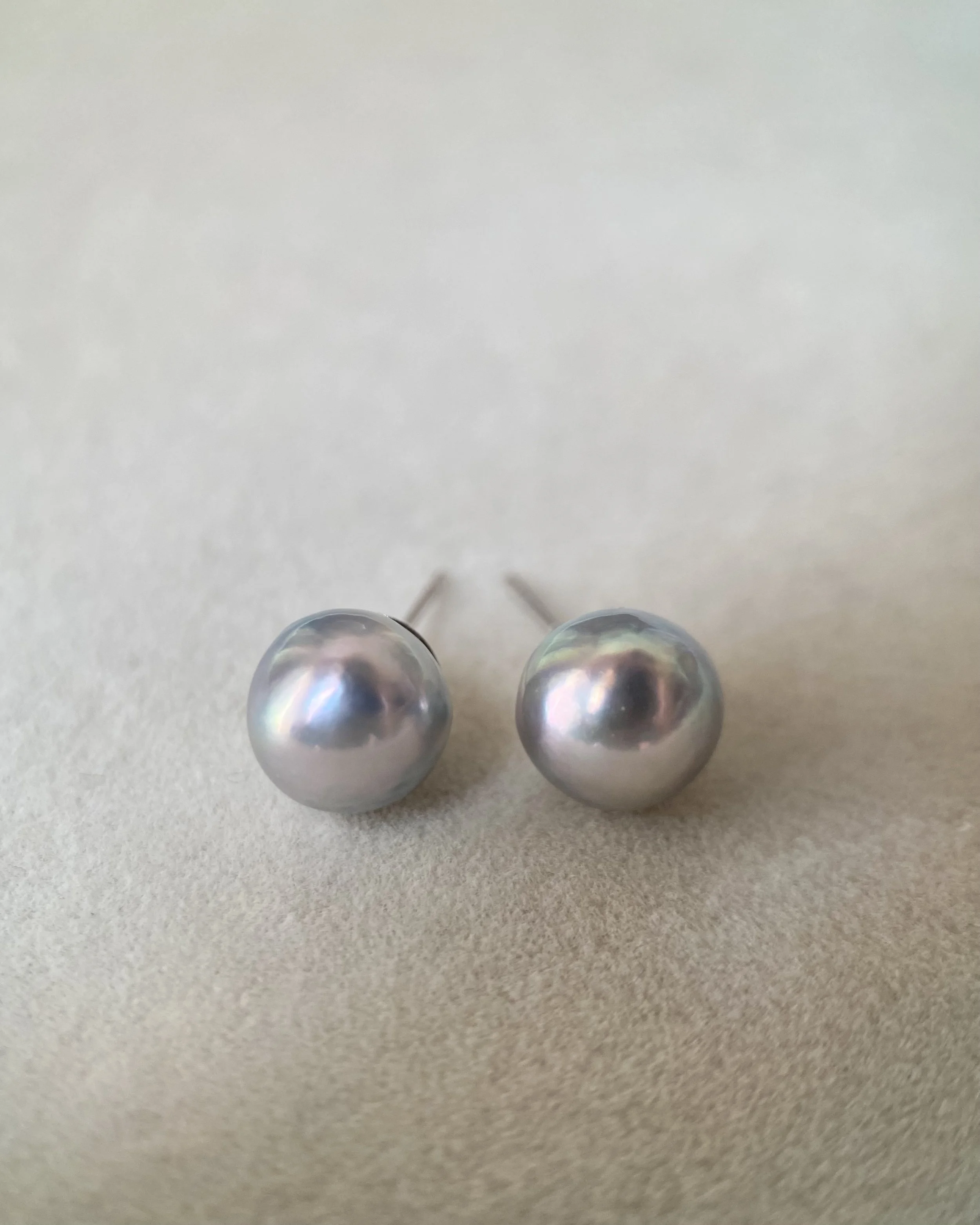 6A Brilliant-Lustre Japanese Silver Madama Akoya Pearl Earrings 8.3mm,Rare Lagoon Overtones, Solid 18K Full White Gold Cap Setting Starlit Pearls