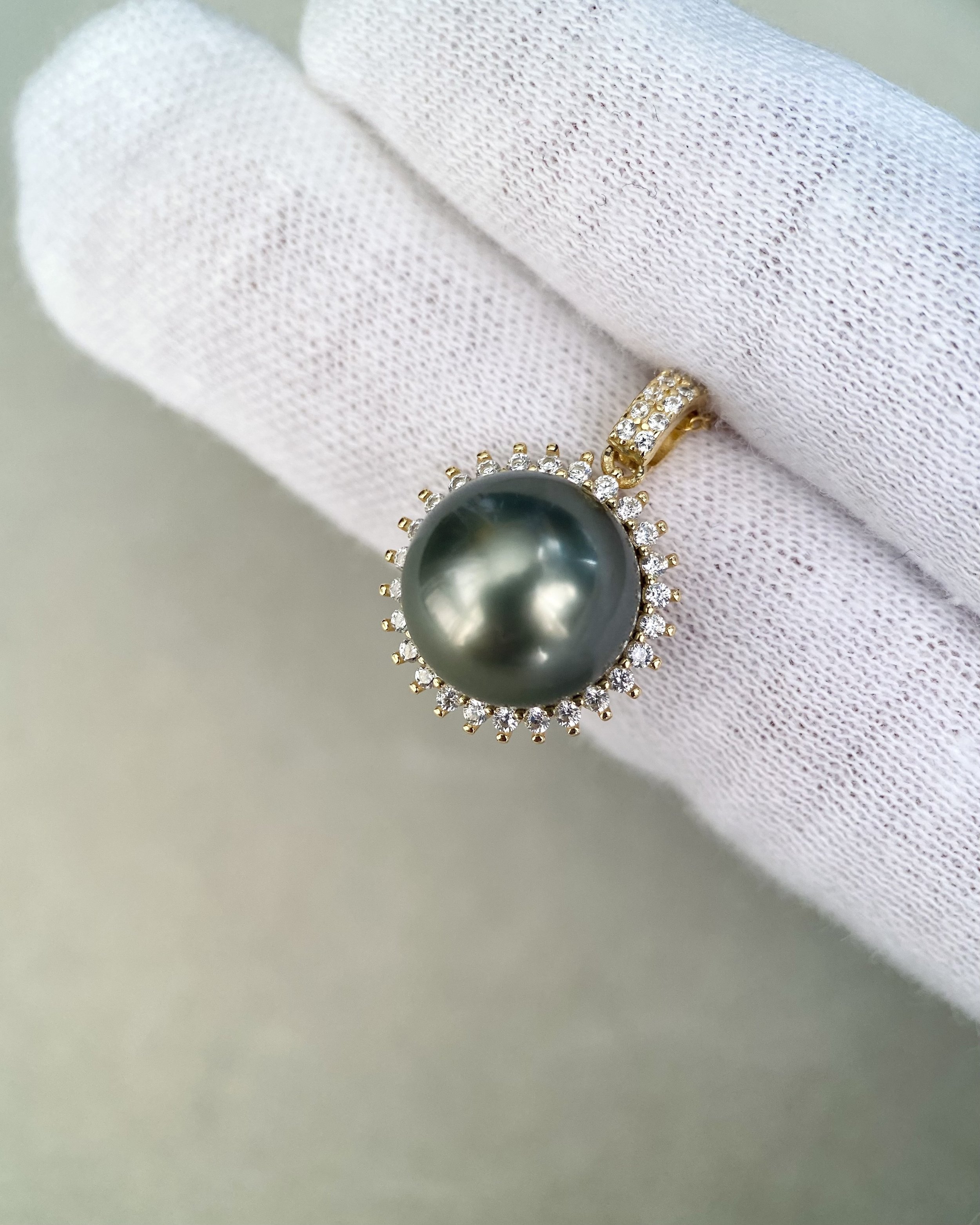 Genuine 11.5-12mm Tahitian Black South Sea Pearl Pendant, Vibrant Seaweed-Grey Green Overtone, Sparkling Sunflower S925 Silver/CZ Halo Starlit Pearls