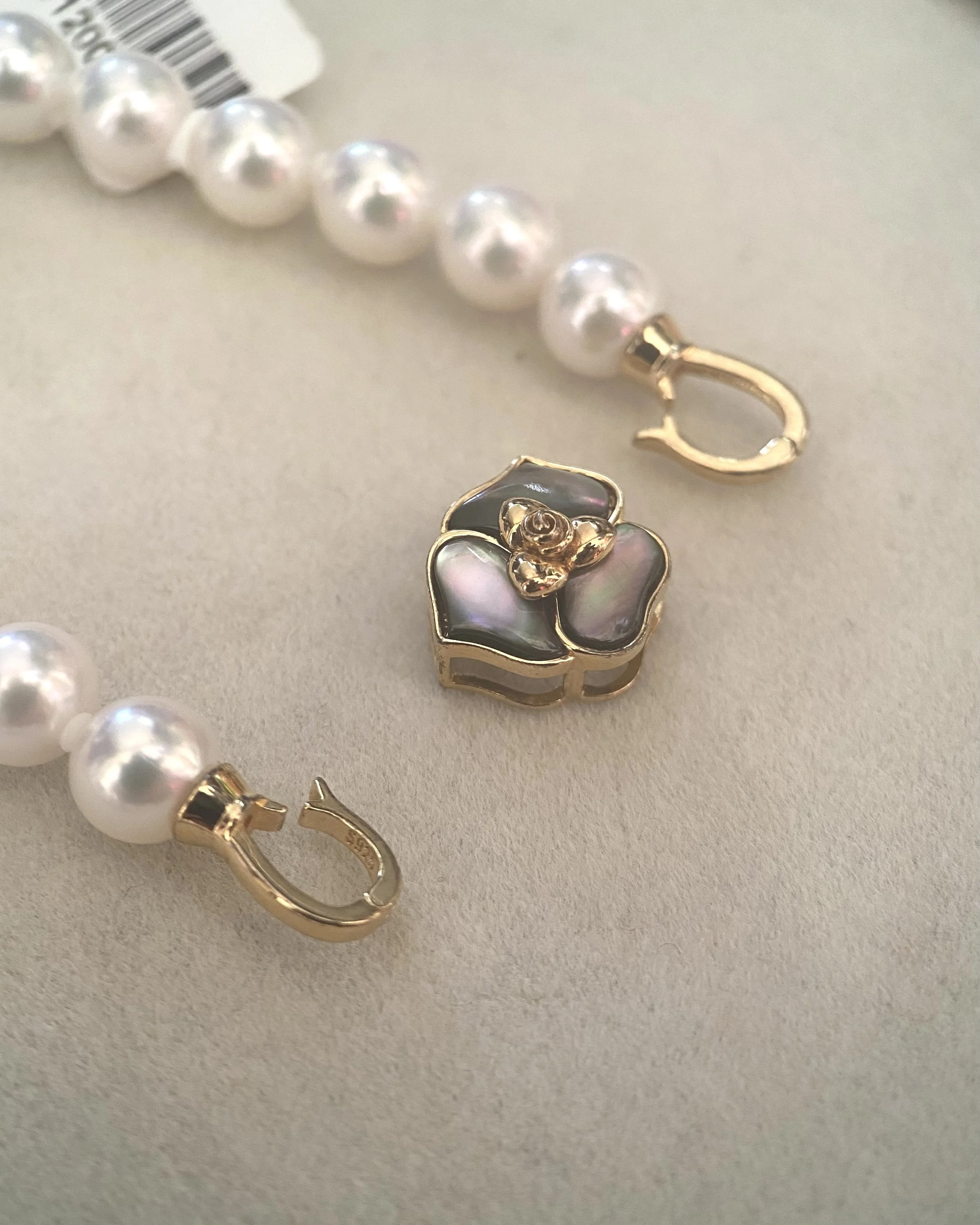 GUILD Certified Top-Gr Superior Snow White Japanese Akoya Pearl Necklace 7-7.5mm, Top Lustre, Orchid Black Mother-of-Pearl Clasp Starlit Pearls